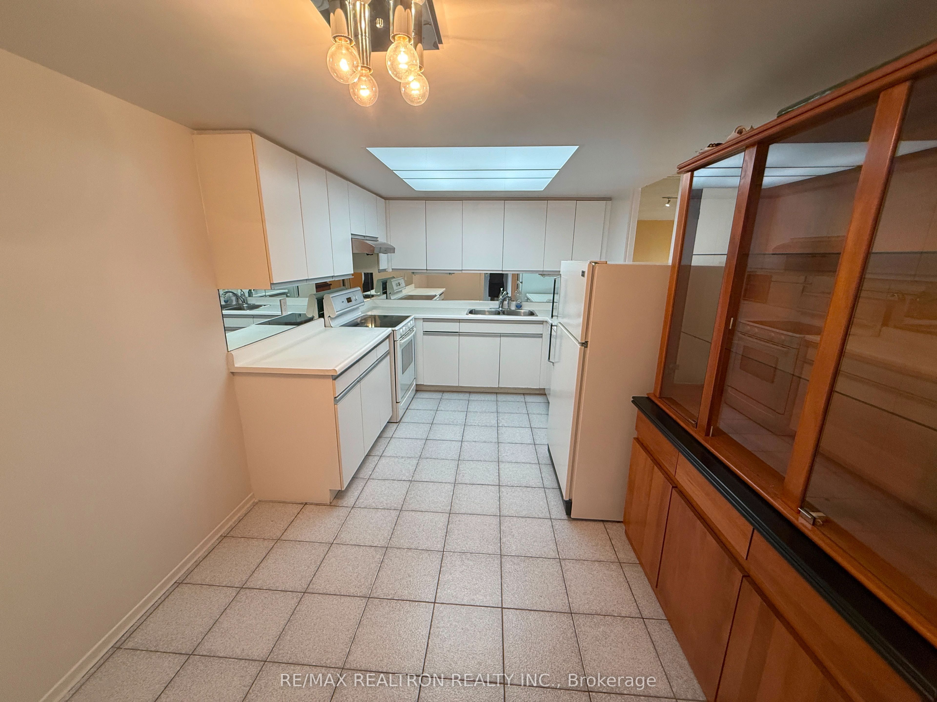 20 Baif Boulevard 705 Property Photo 9