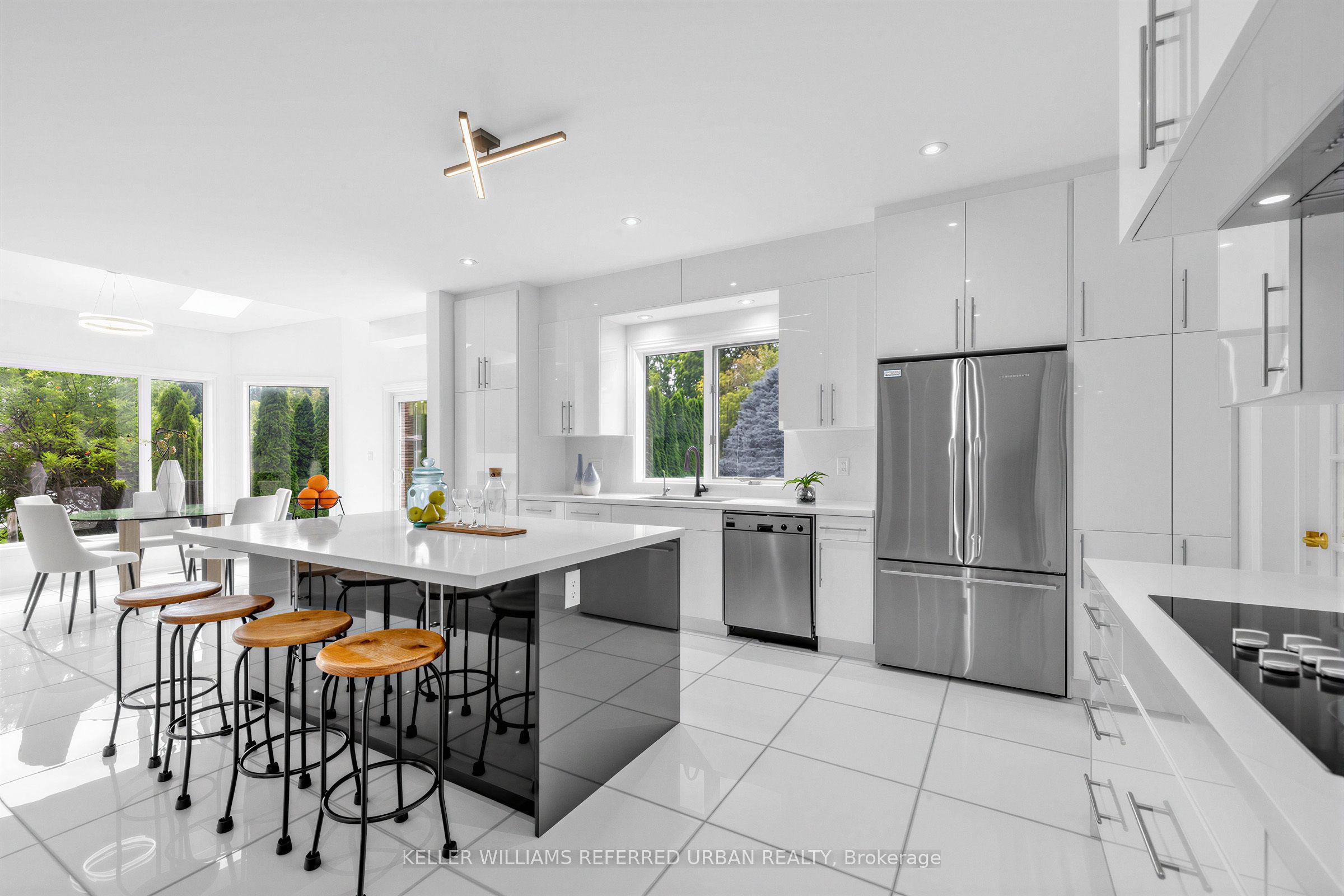 18 Yongeview Avenue Property Photo 9