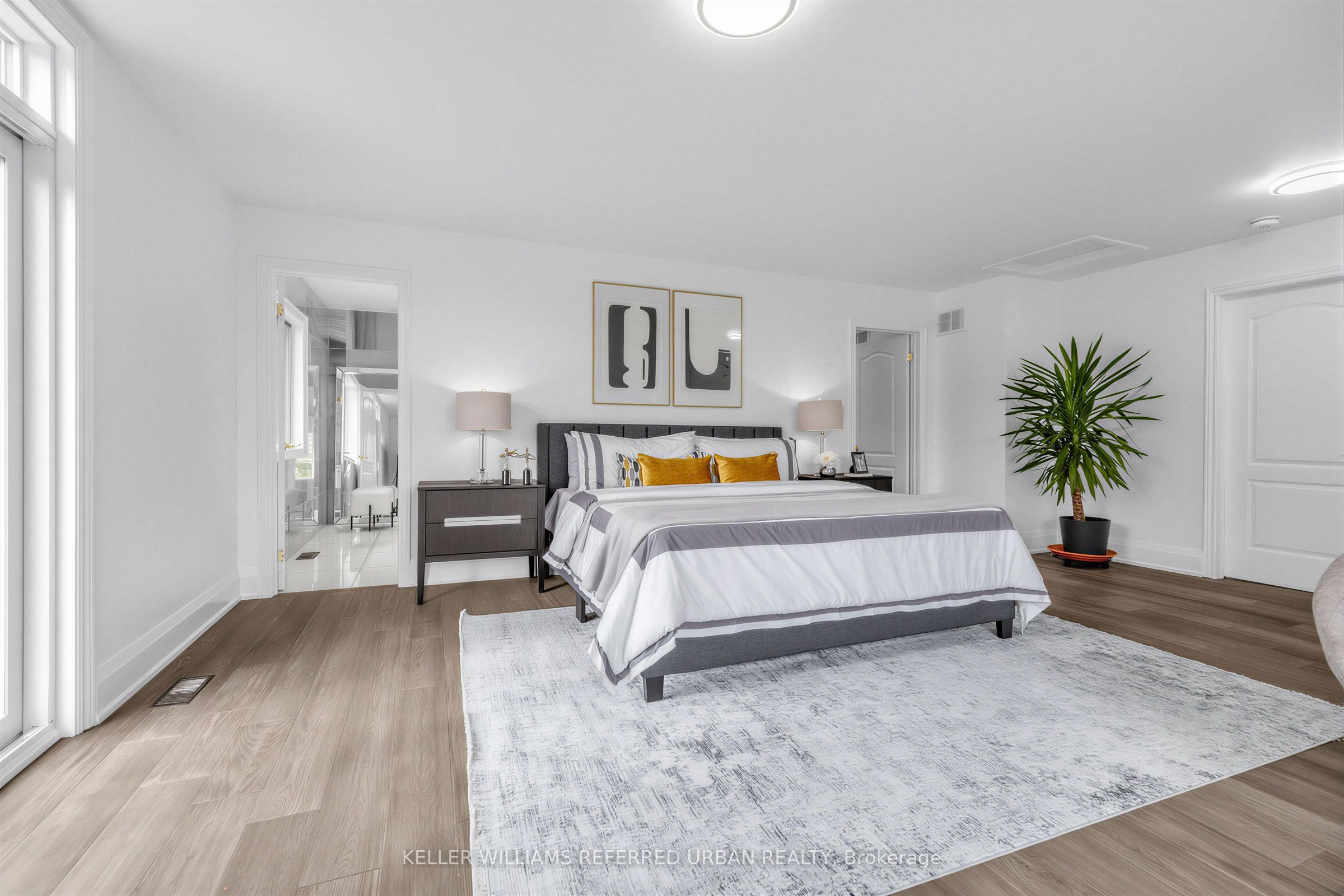 18 Yongeview Avenue Property Photo 16