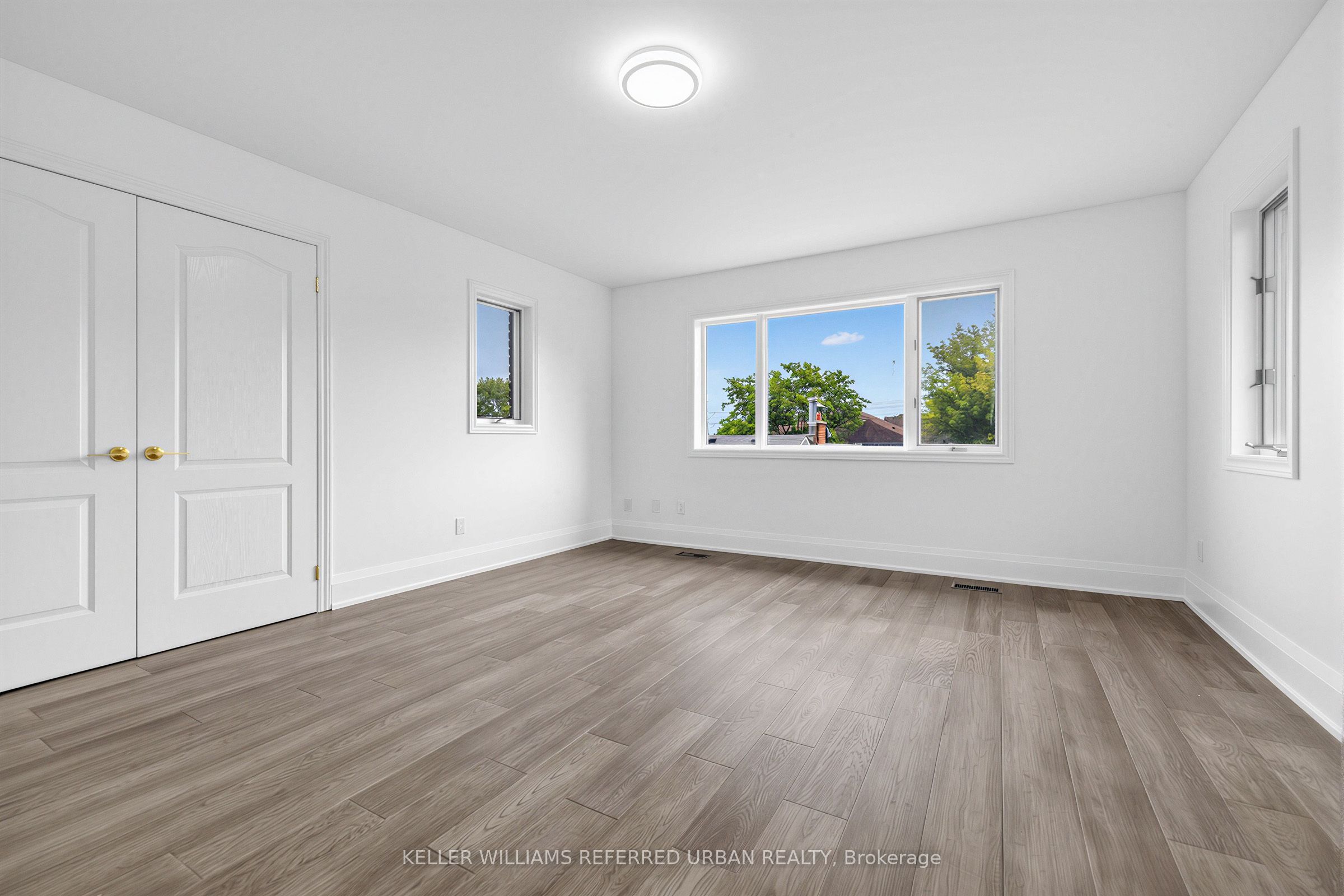 18 Yongeview Avenue Property Photo 23
