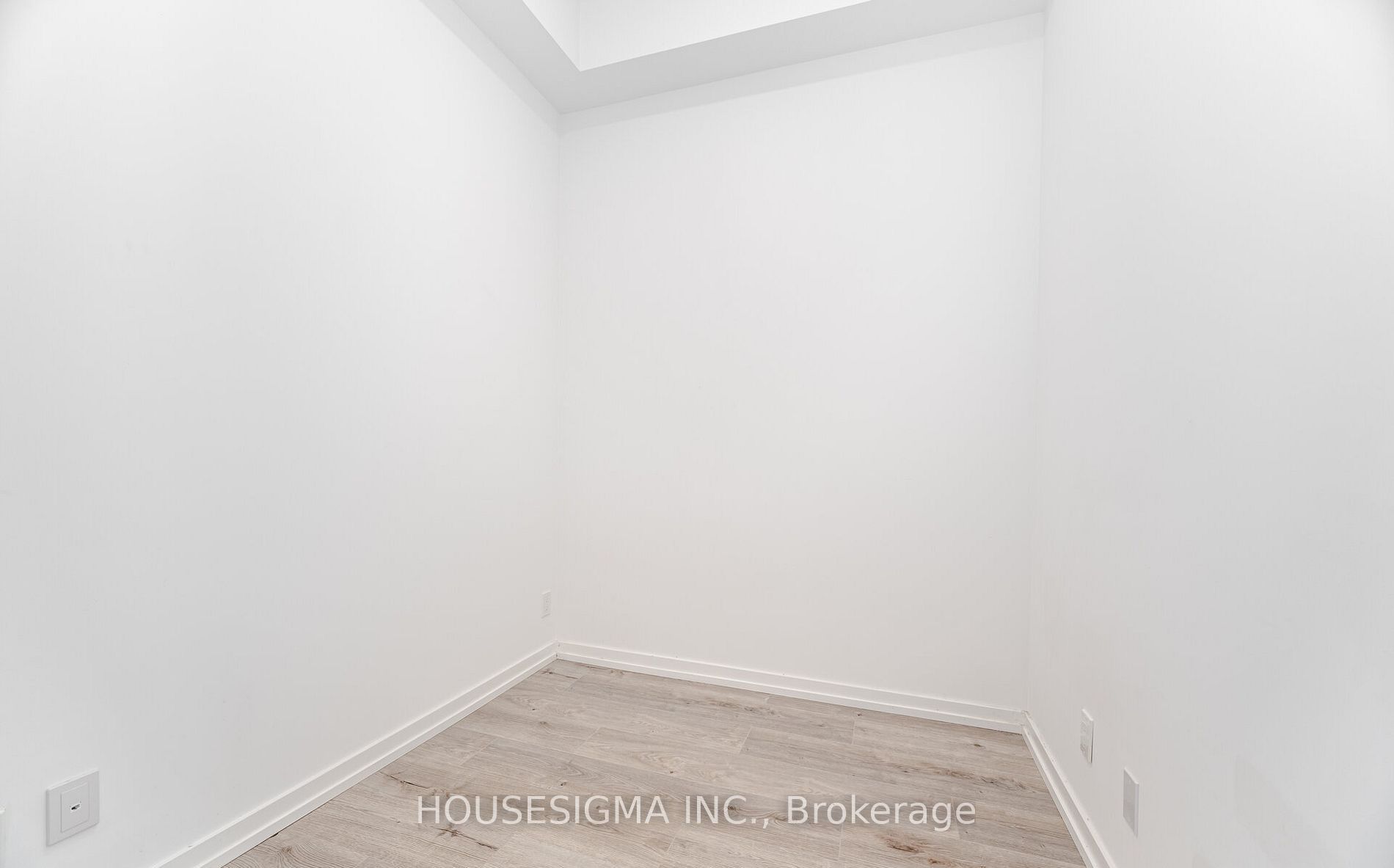 7890 Jane Street 2507 Property Photo 6