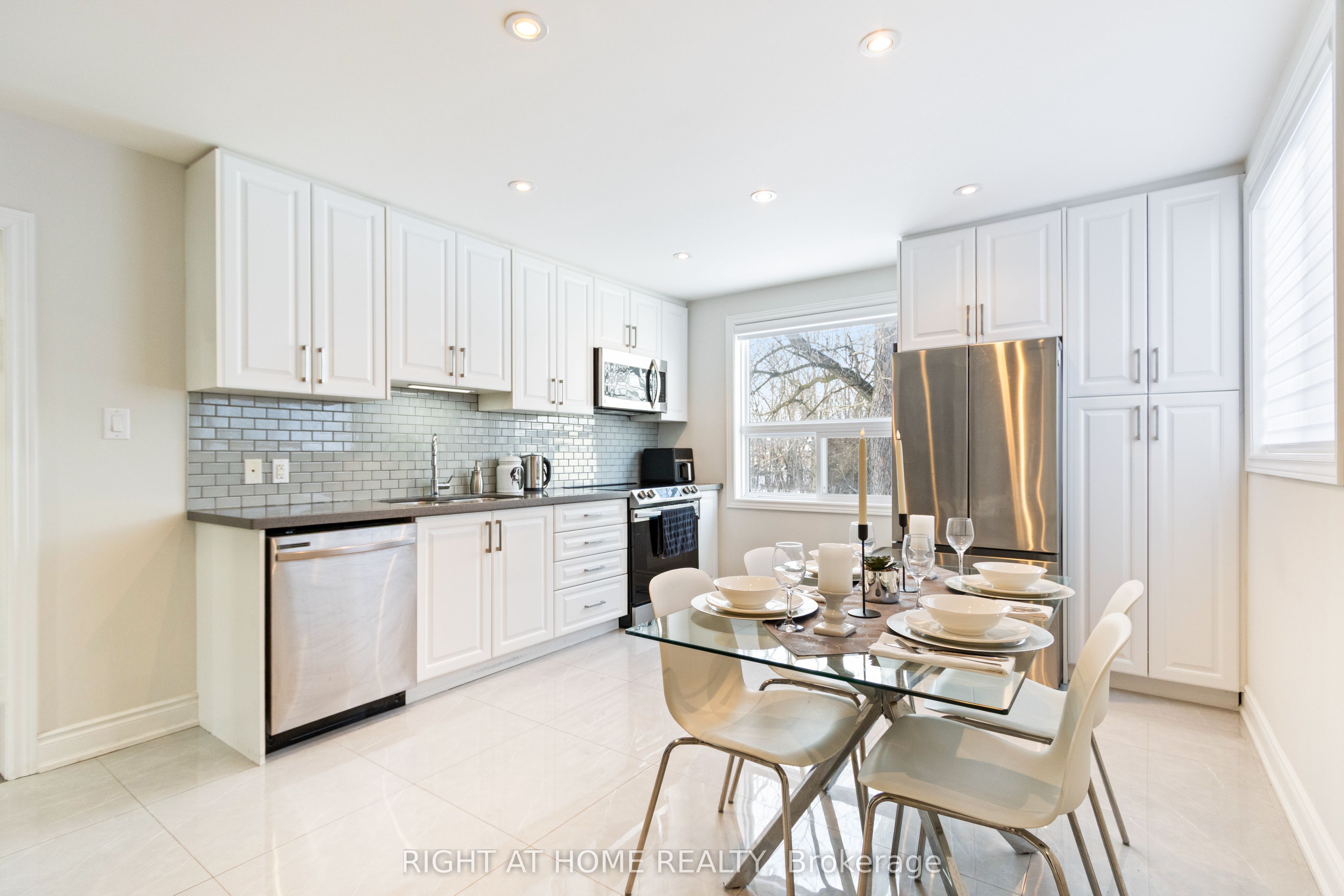 735 Srigley Street Property Photo 6