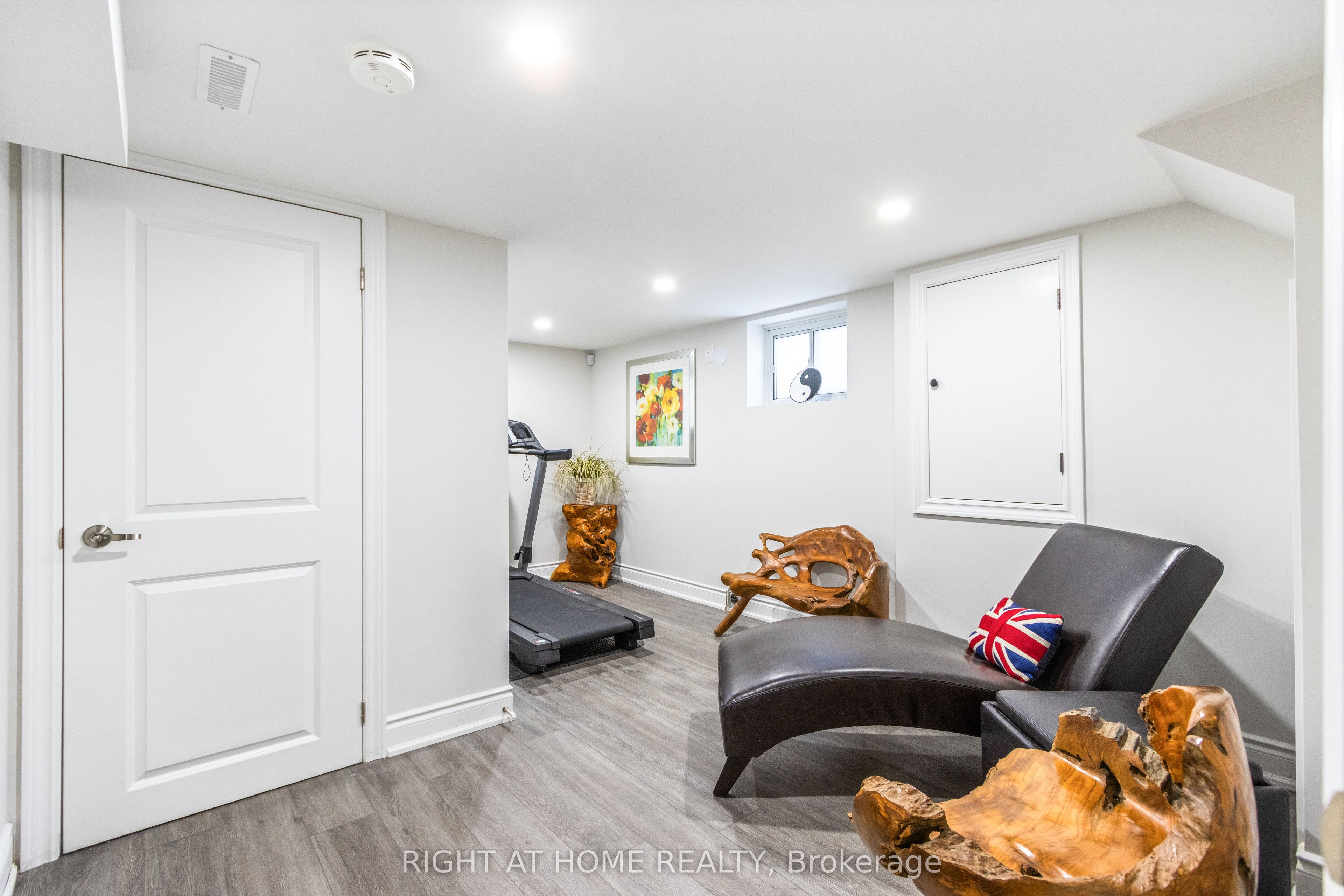 735 Srigley Street Property Photo 19