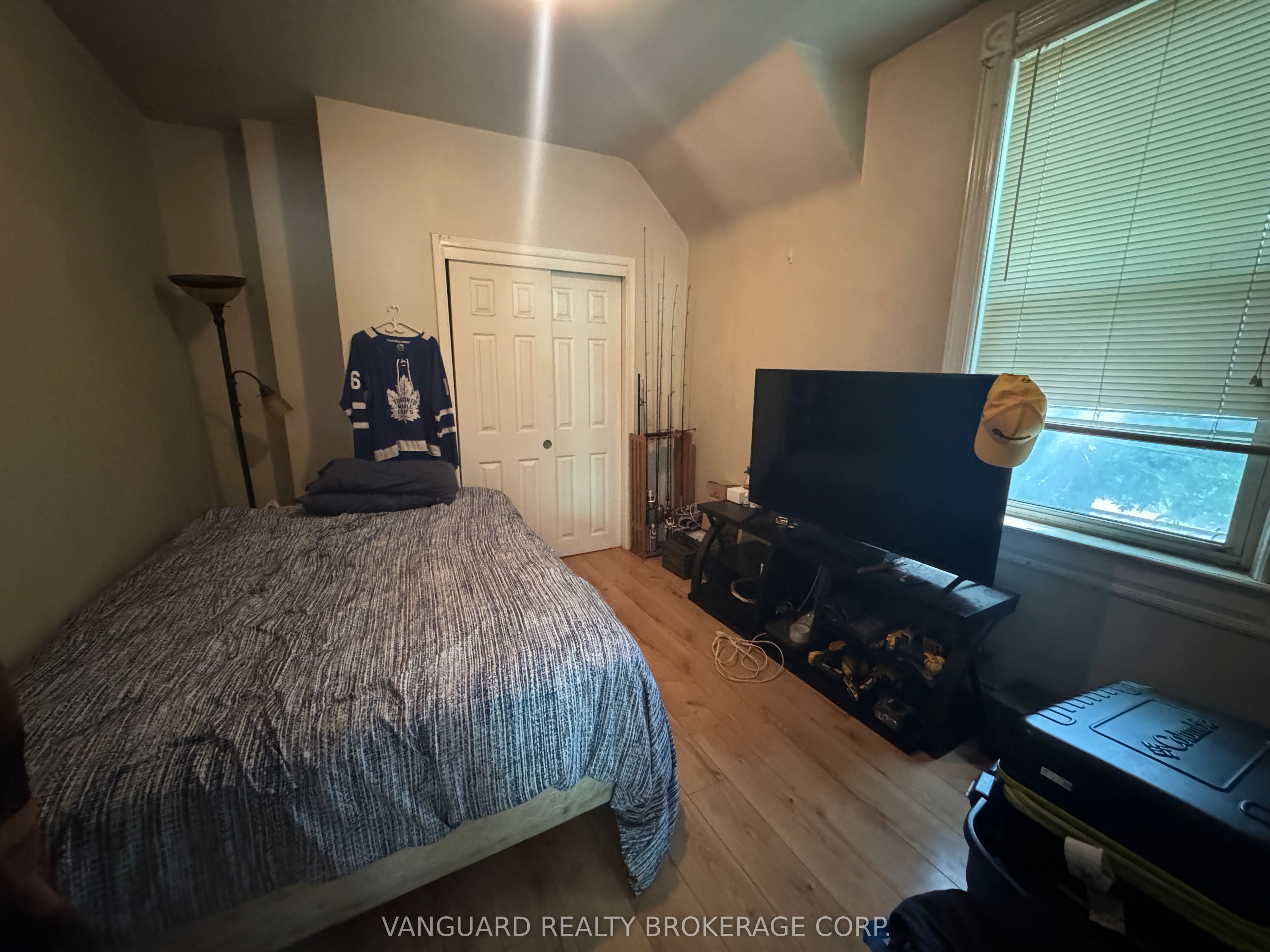 76 Wellington Street Property Photo 4