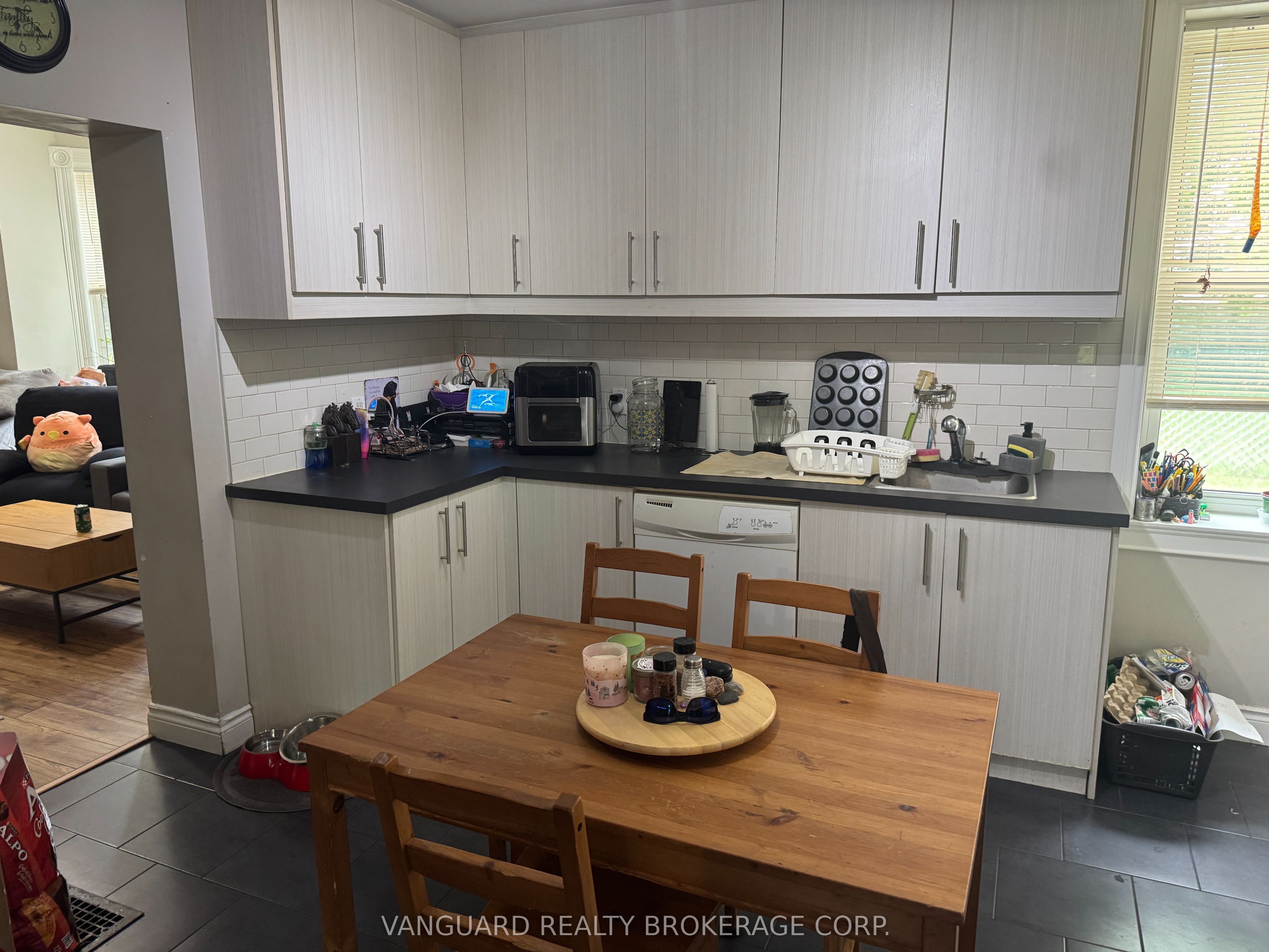 76 Wellington Street Property Photo 8