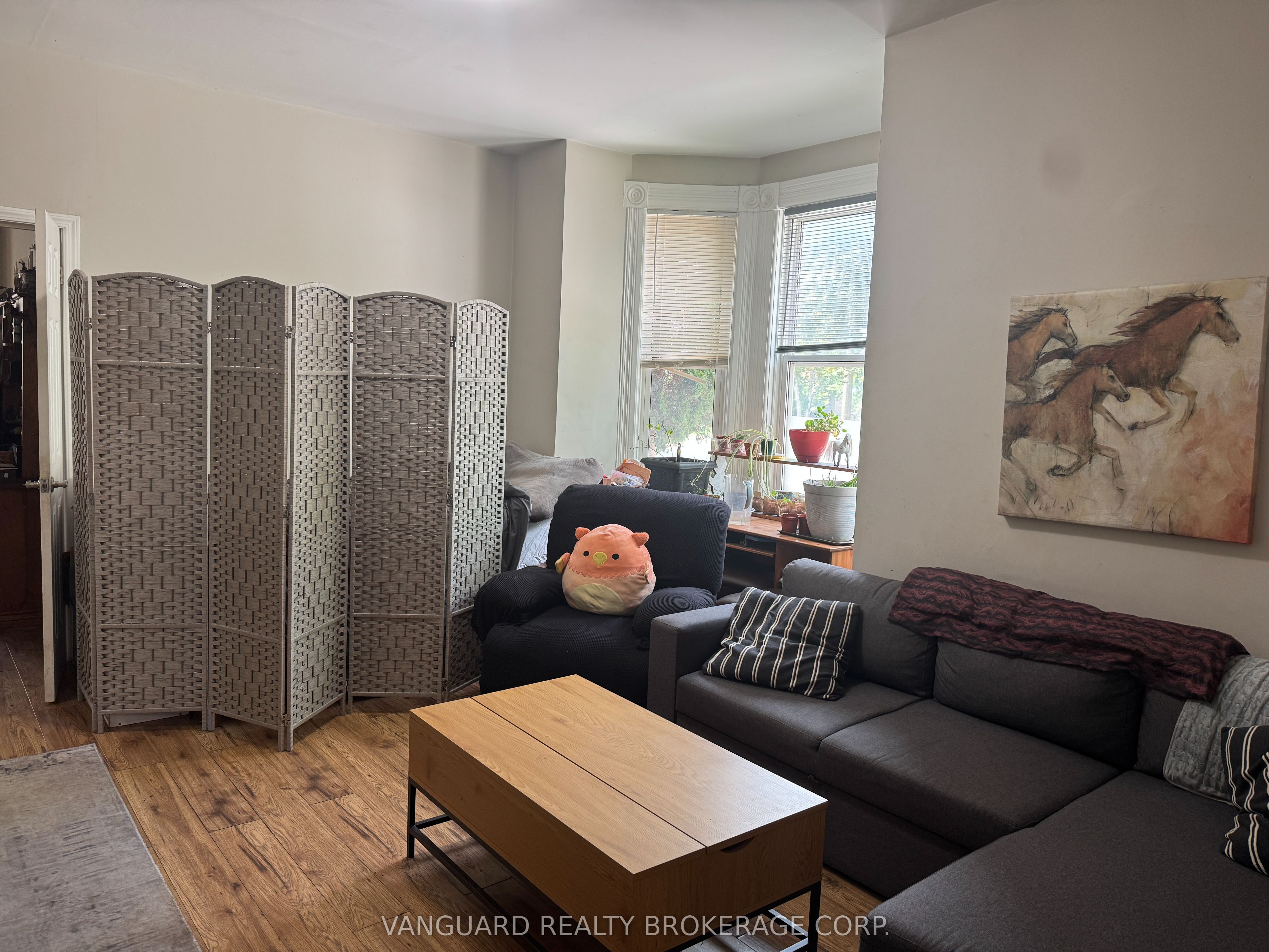 76 Wellington Street Property Photo 11