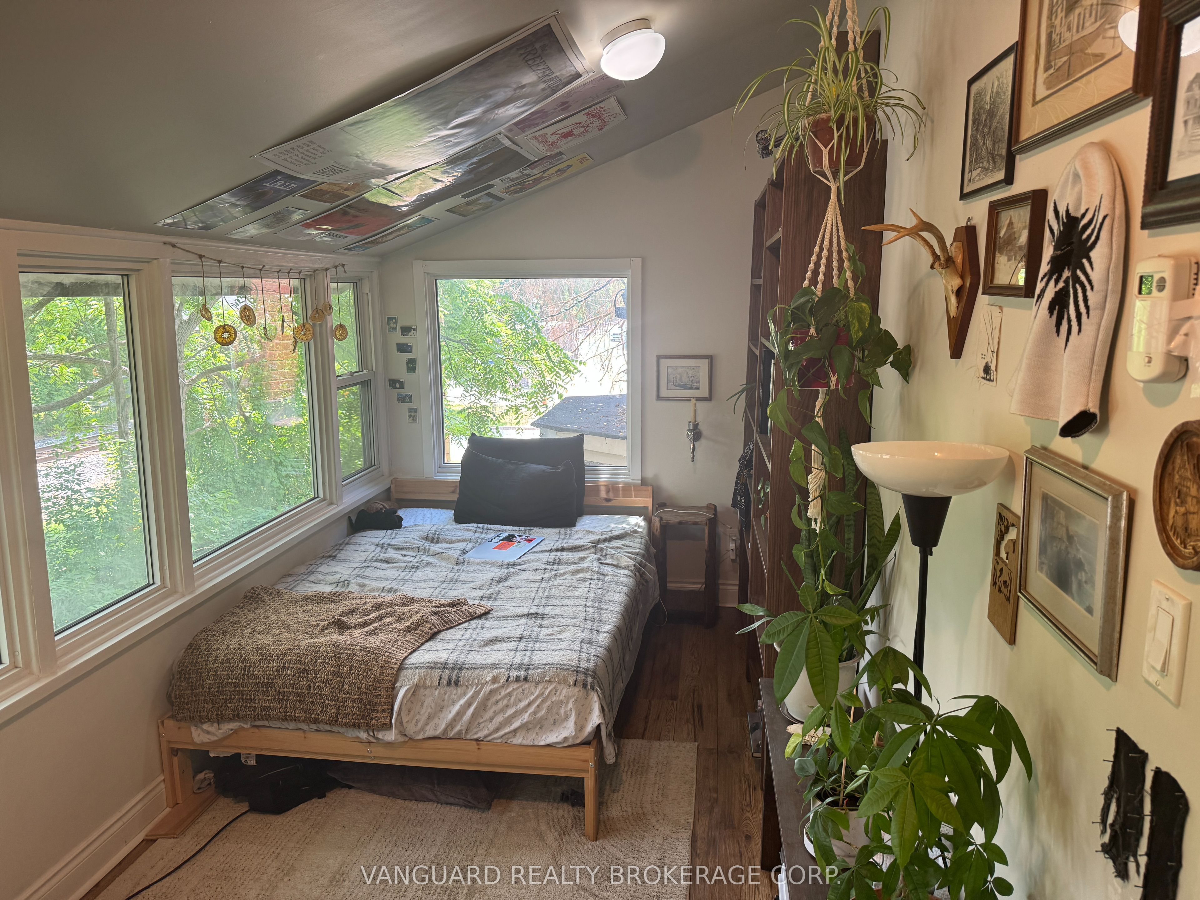 76 Wellington Street Property Photo 24