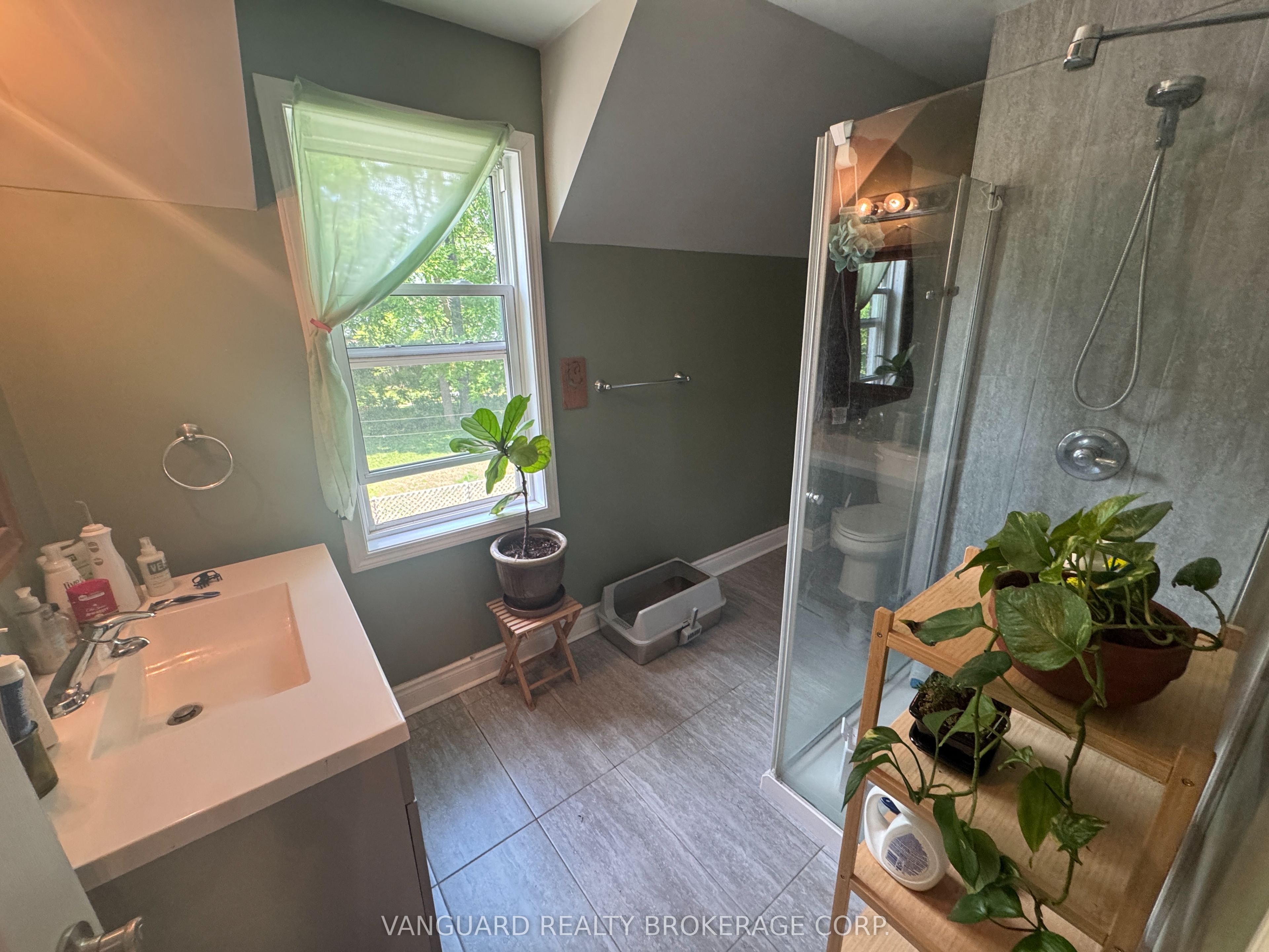 76 Wellington Street Property Photo 26