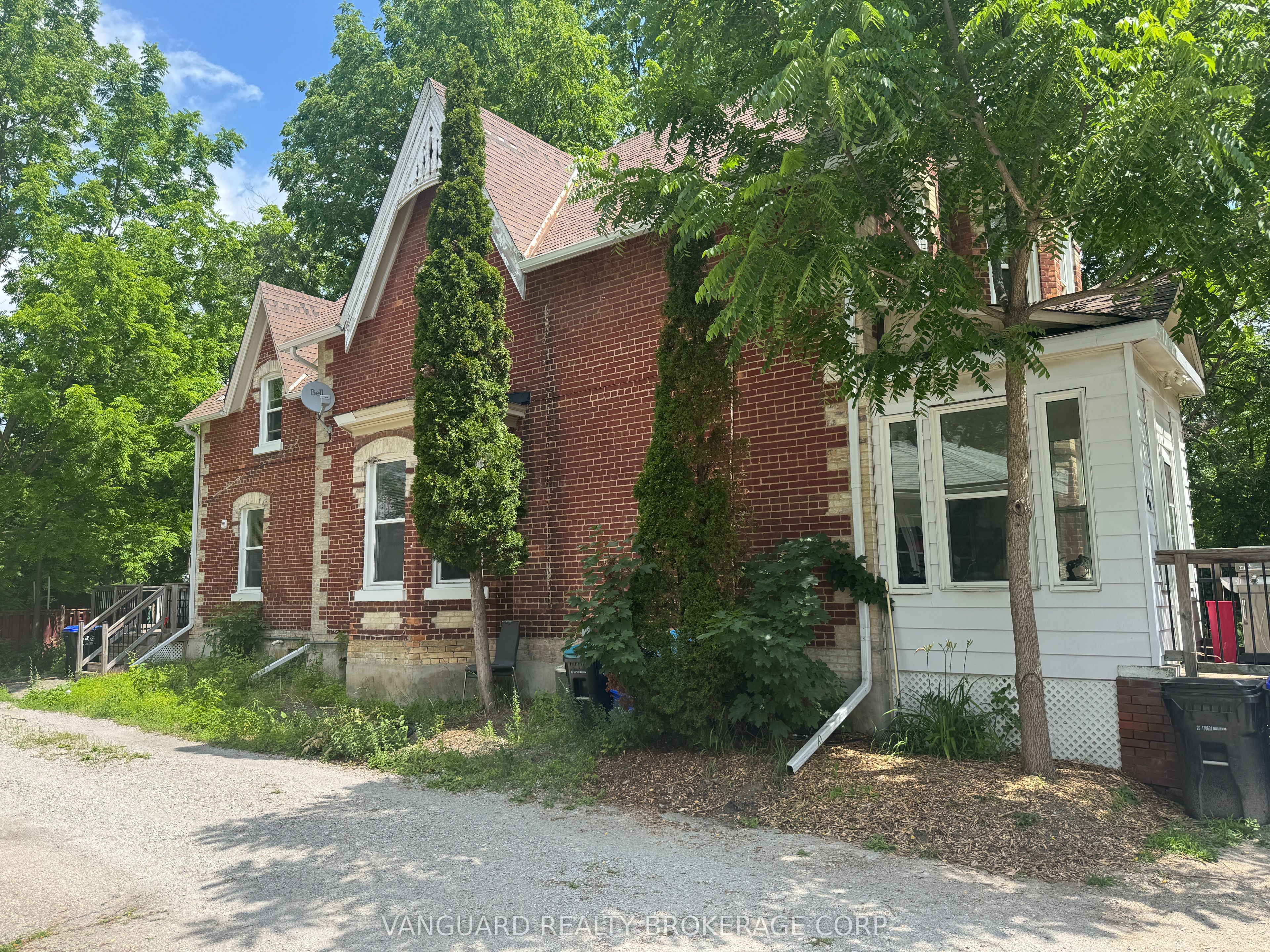76 Wellington Street Property Photo 28