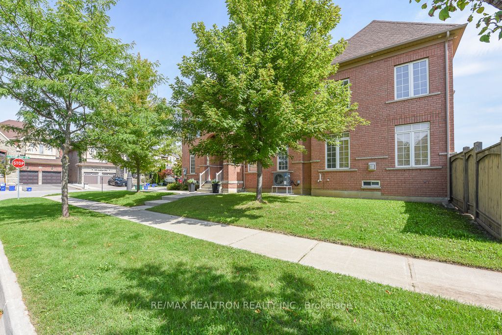 119 Lindbergh Drive Property Photo 7