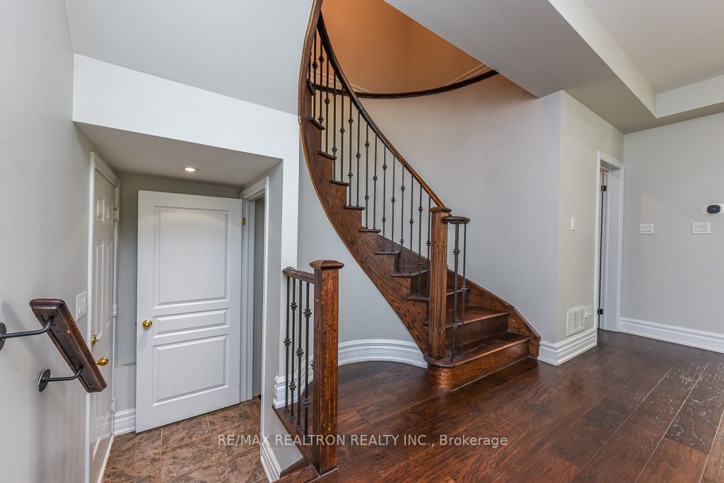 119 Lindbergh Drive Property Photo 14
