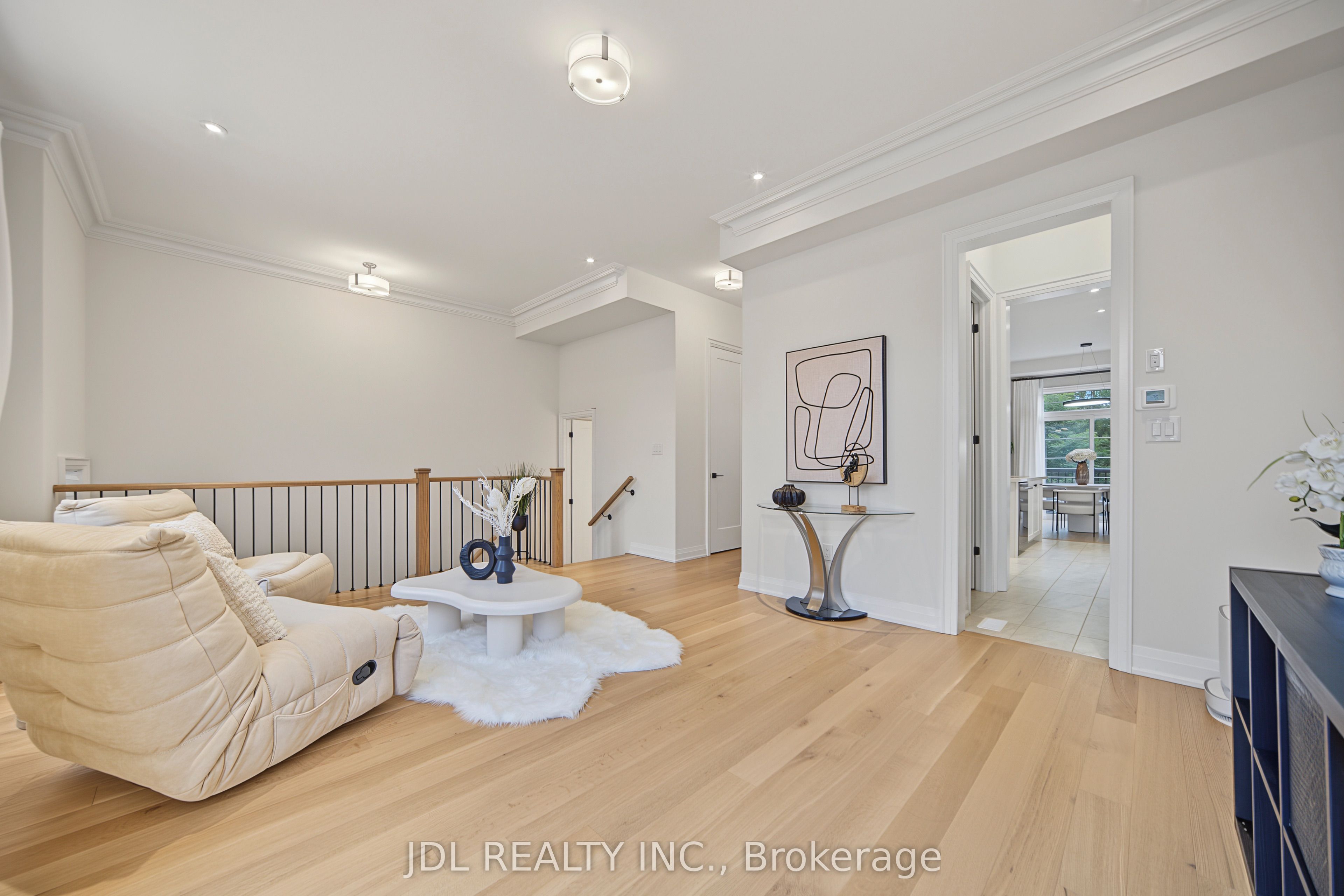 41 West Village Lane Property Photo 9