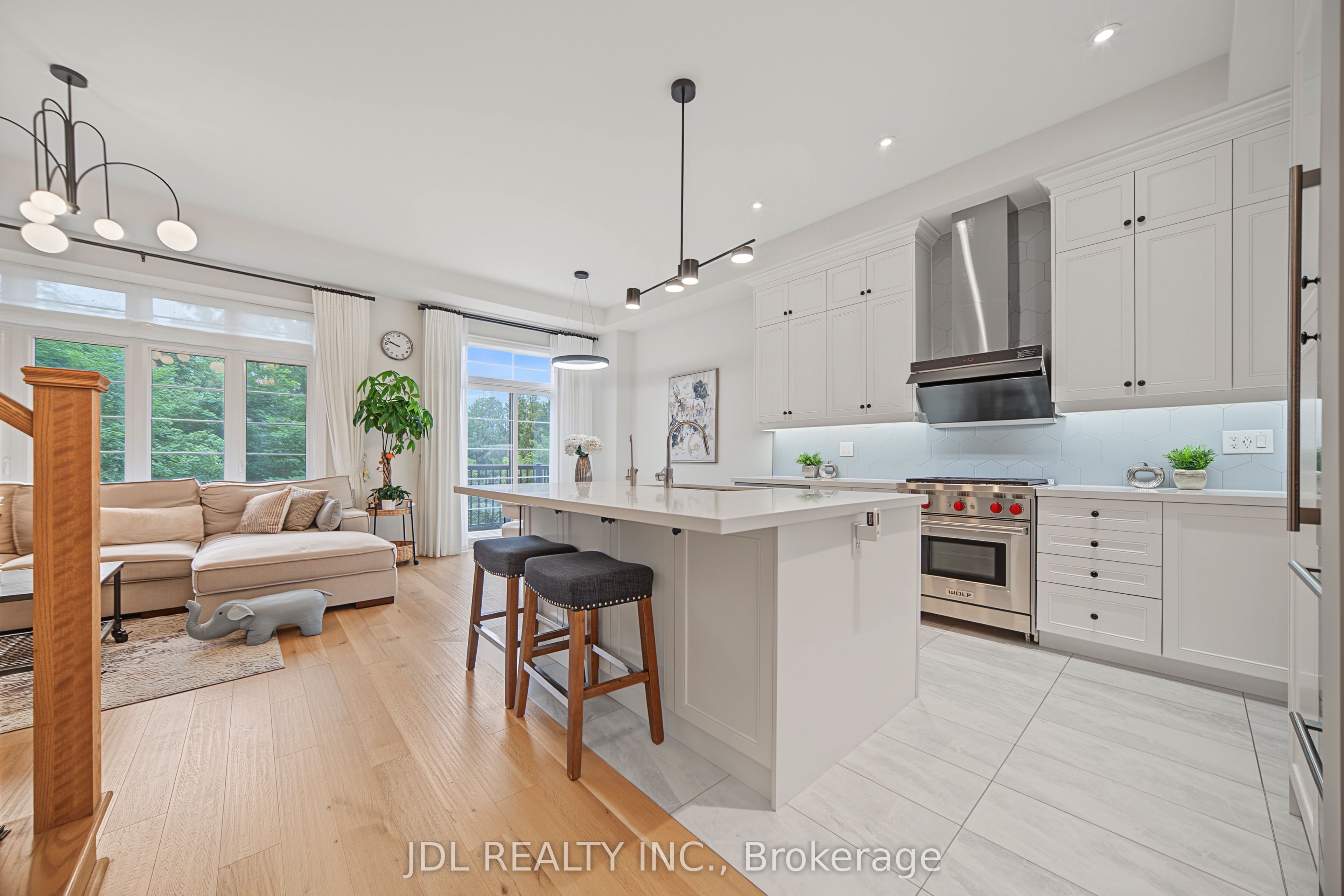 41 West Village Lane Property Photo 10