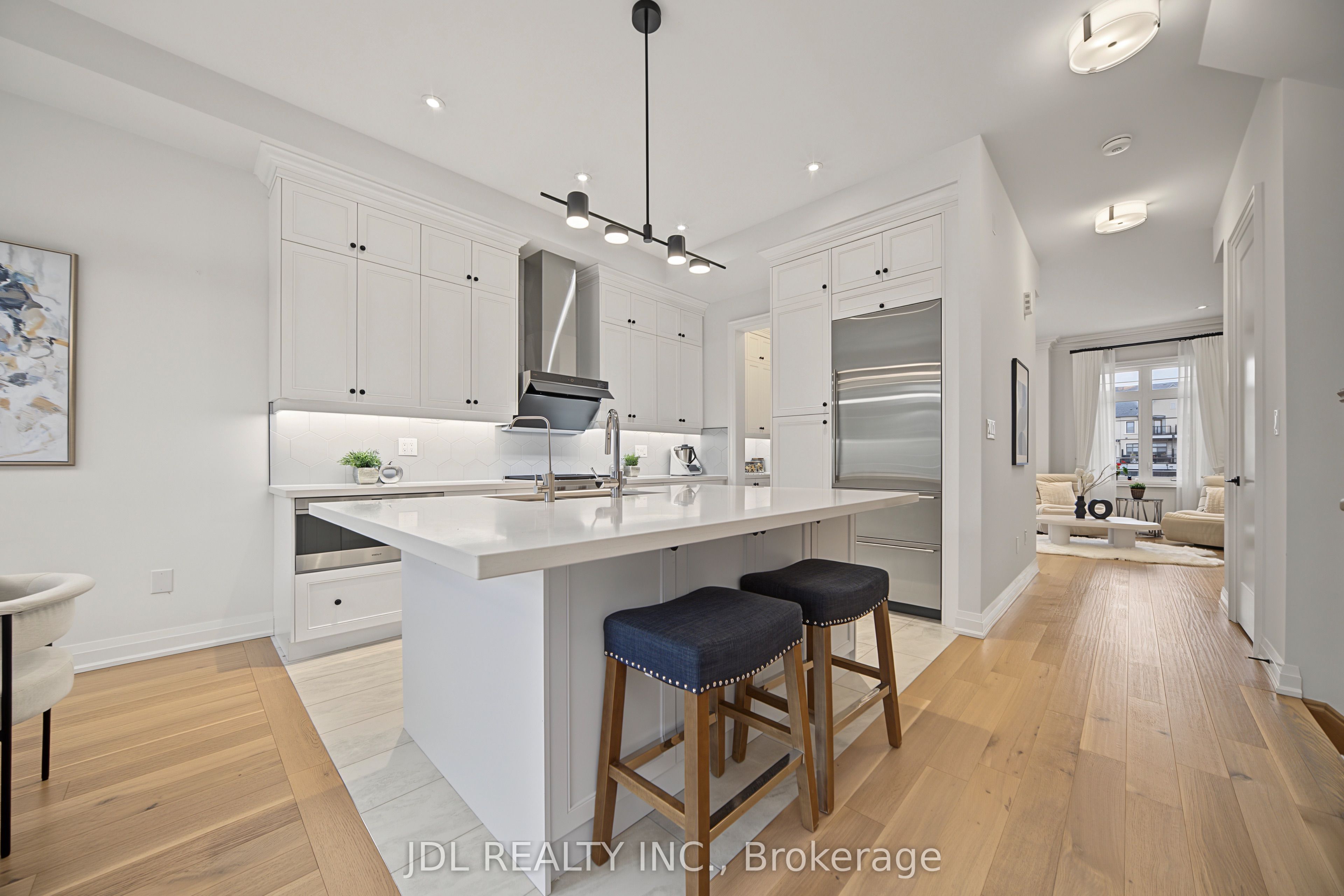 41 West Village Lane Property Photo 11