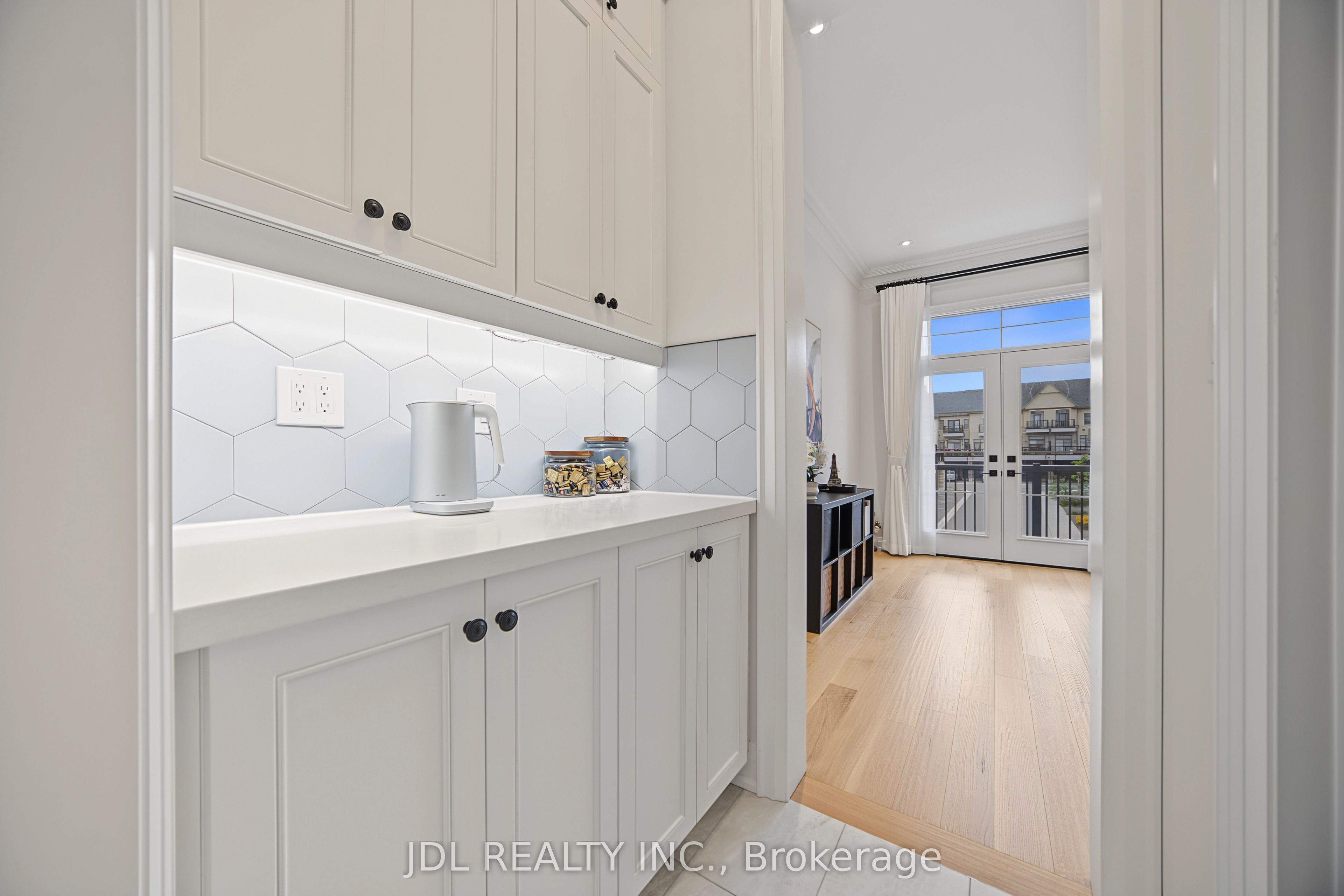 41 West Village Lane Property Photo 16