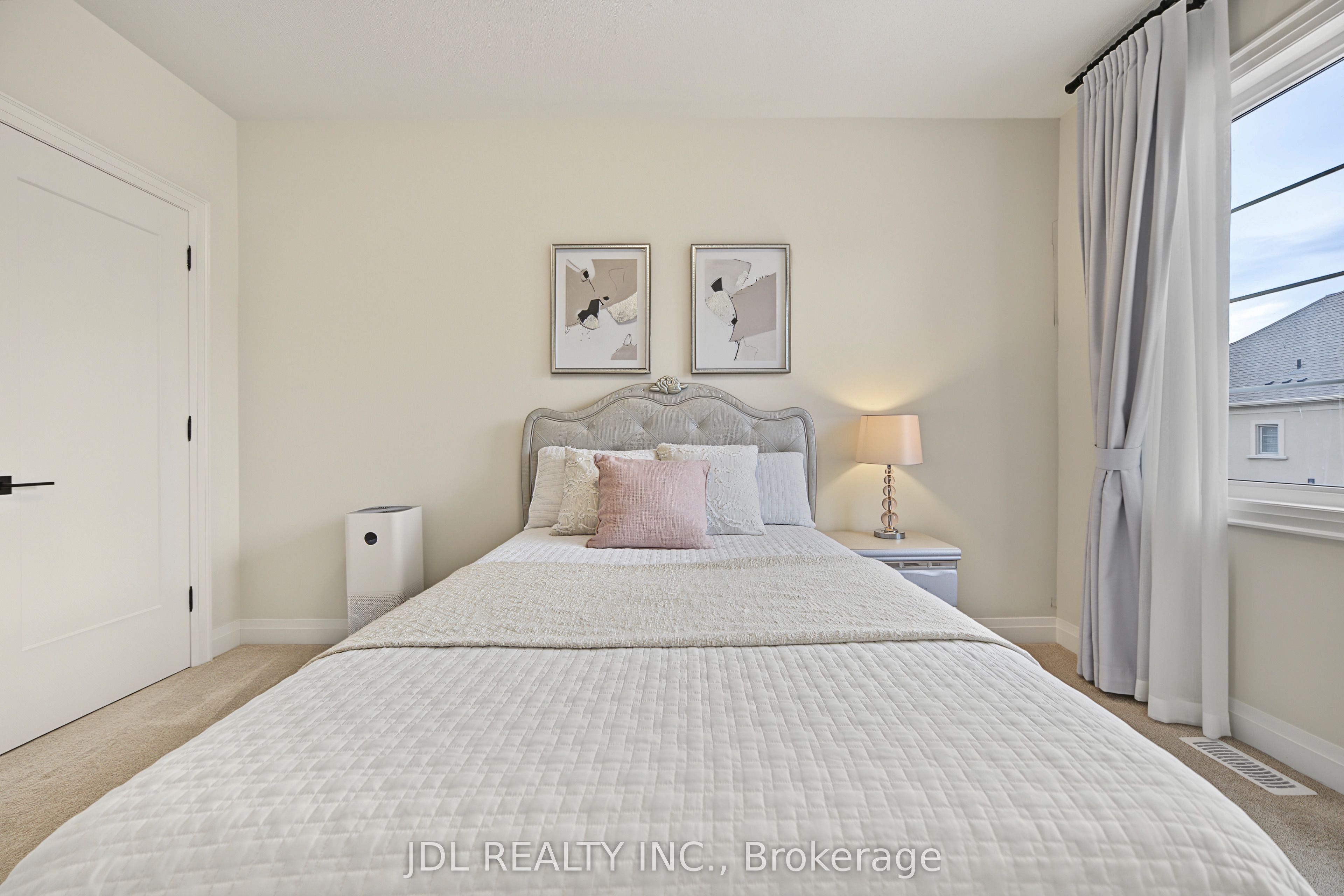 41 West Village Lane Property Photo 32