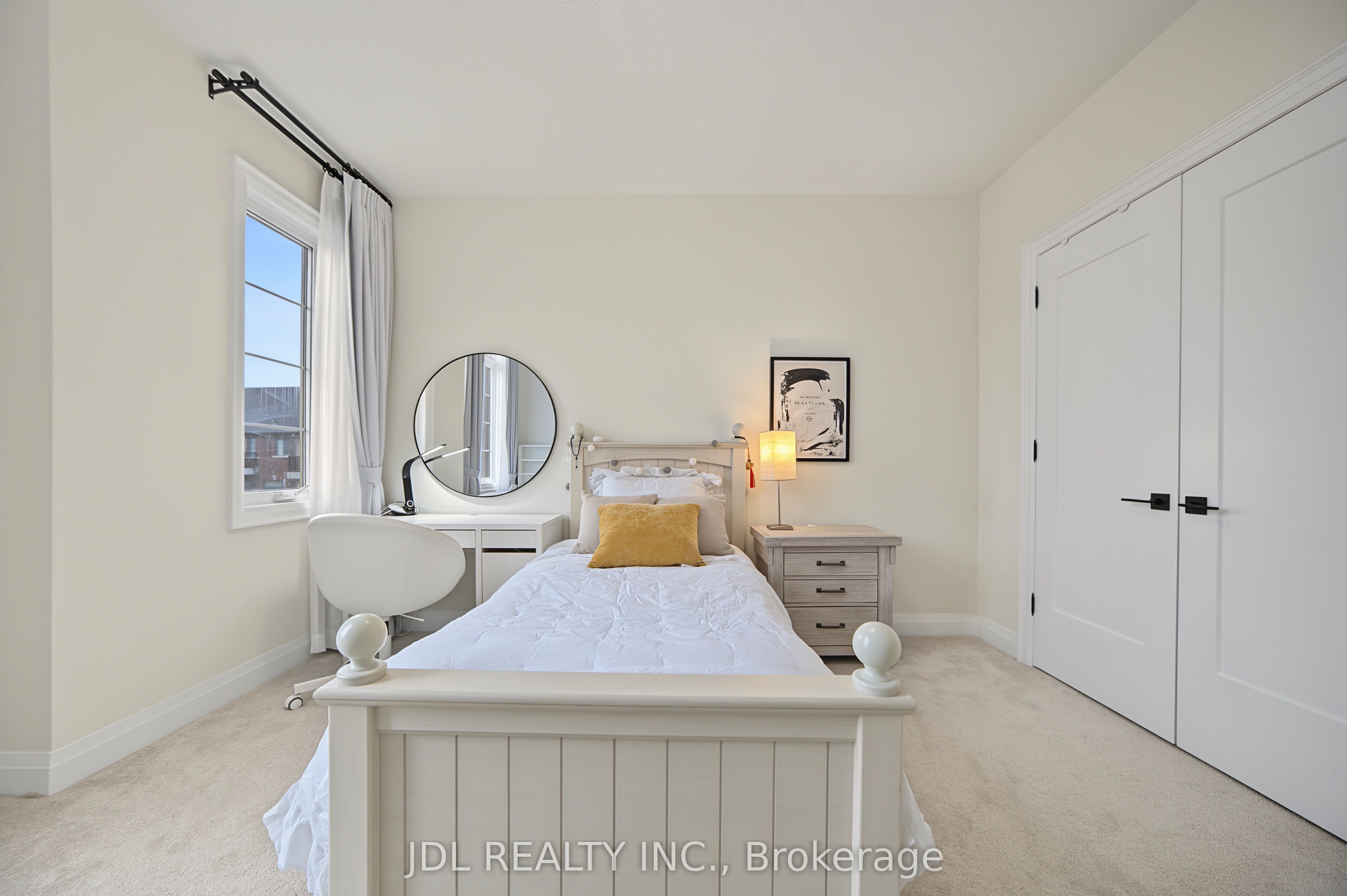 41 West Village Lane Property Photo 35