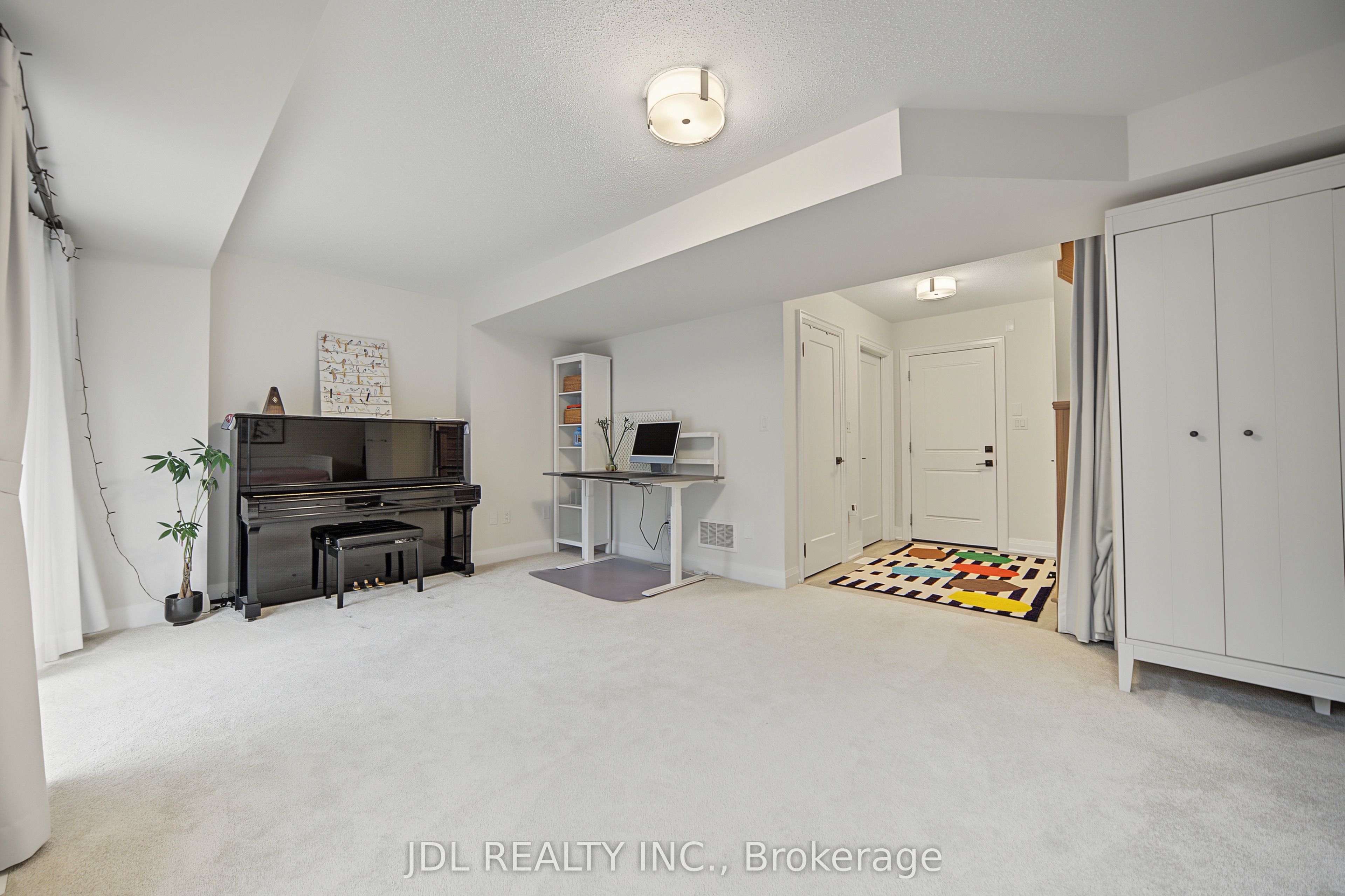 41 West Village Lane Property Photo 41