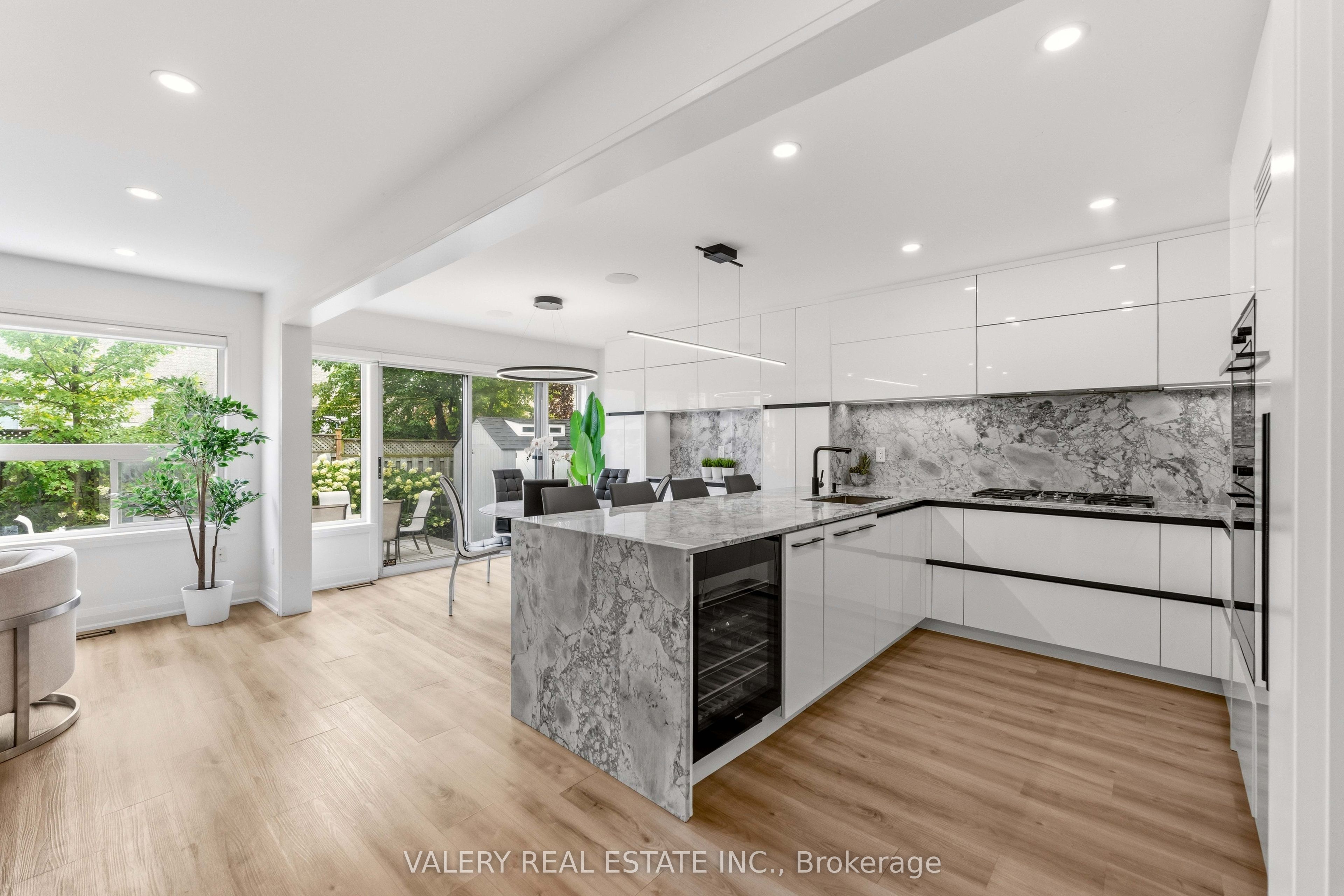 9 Vanguard Road Property Photo 6