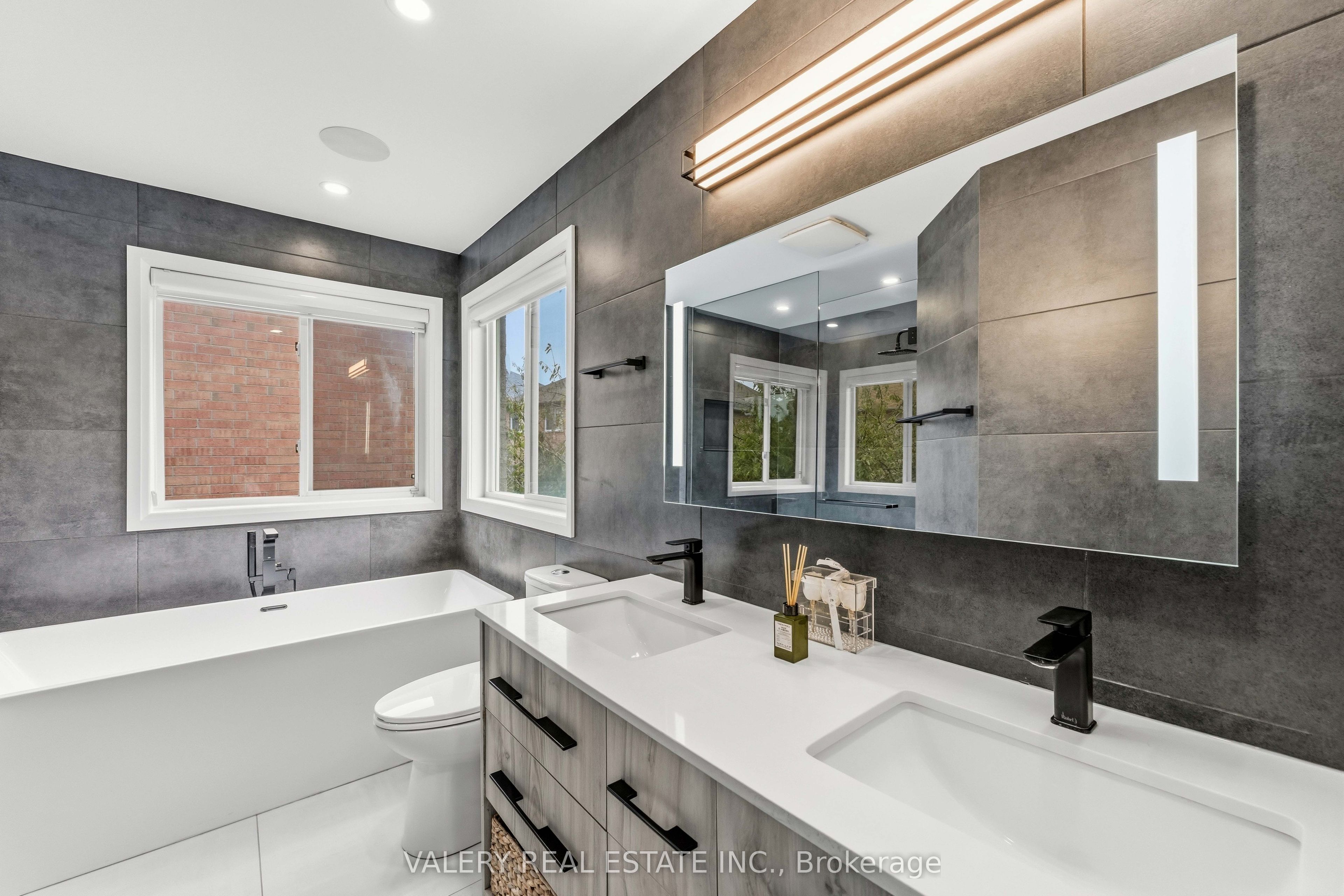 9 Vanguard Road Property Photo 21