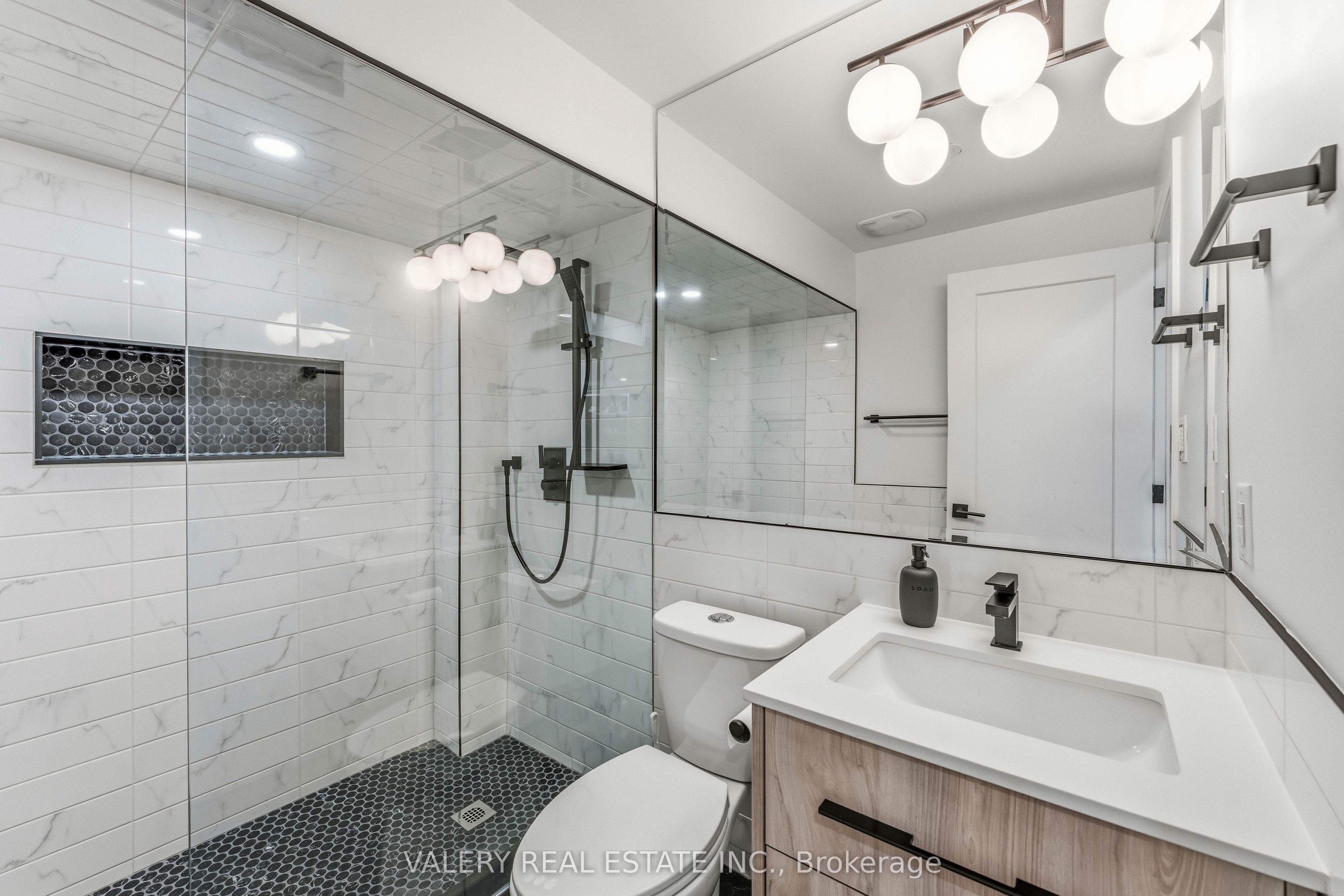 9 Vanguard Road Property Photo 32
