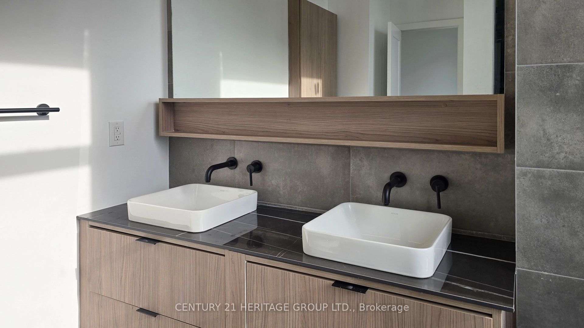 8888 Yonge Street 1205 Property Photo 23