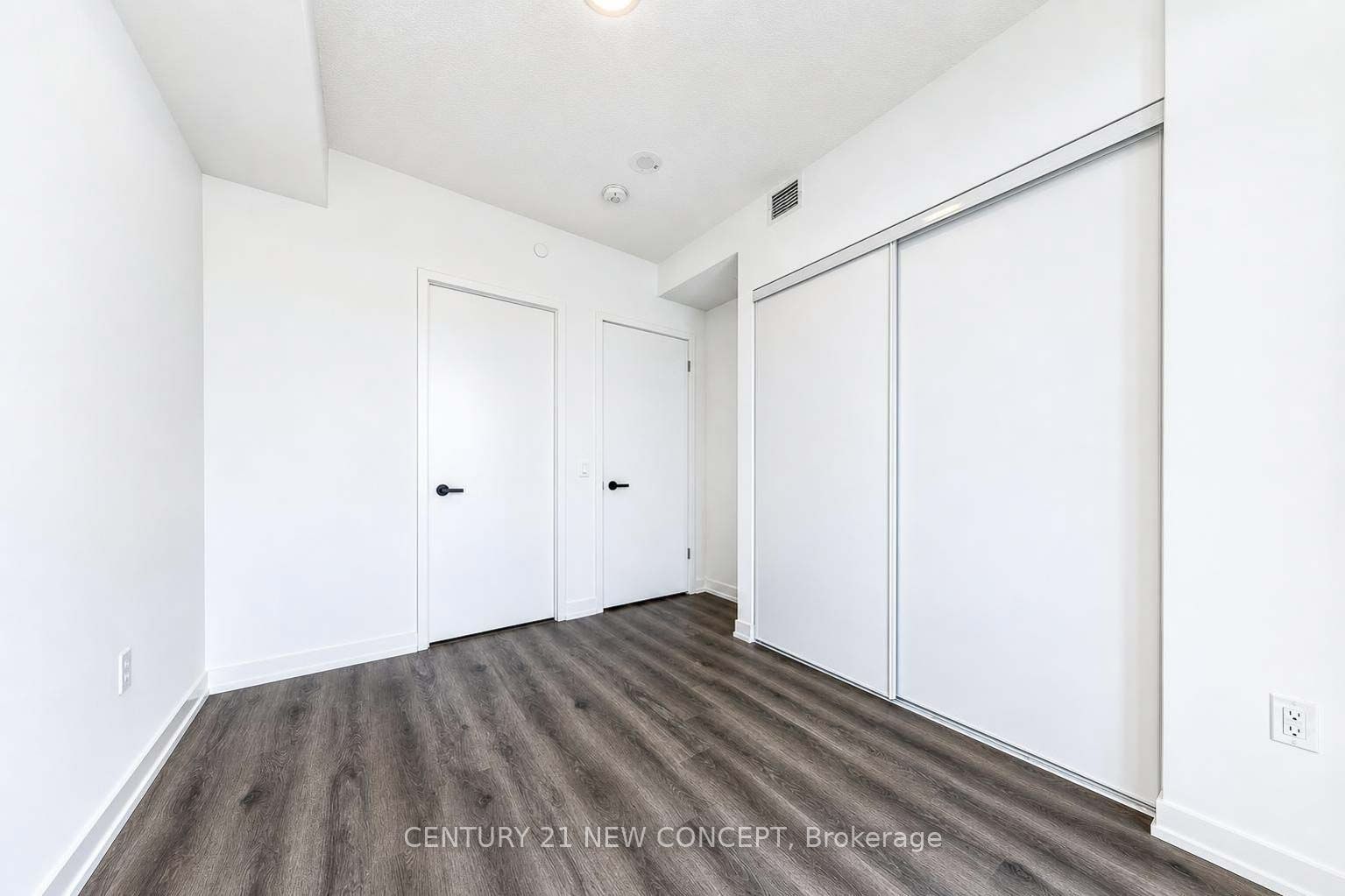 225 Commerce Street 2106 Property Photo 10