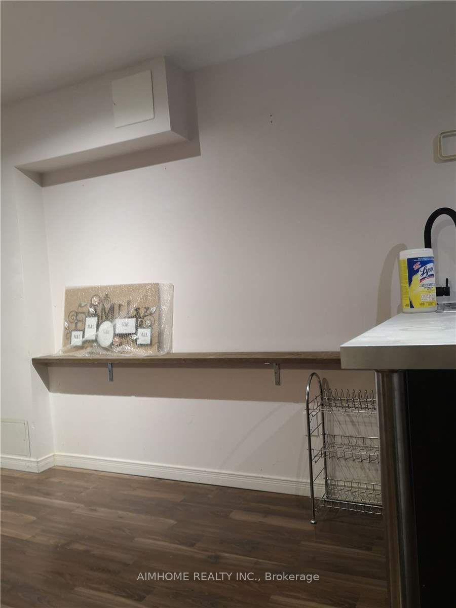 28 Martell Gate Gl Unit Property Photo 2