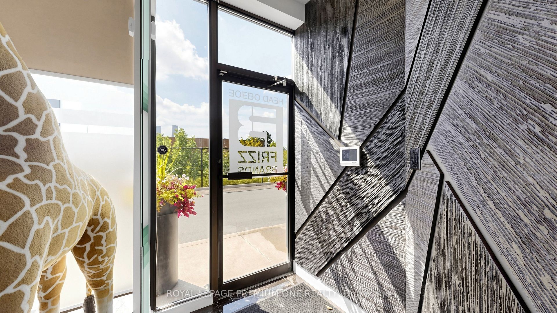 445 Edgeley Boulevard 8