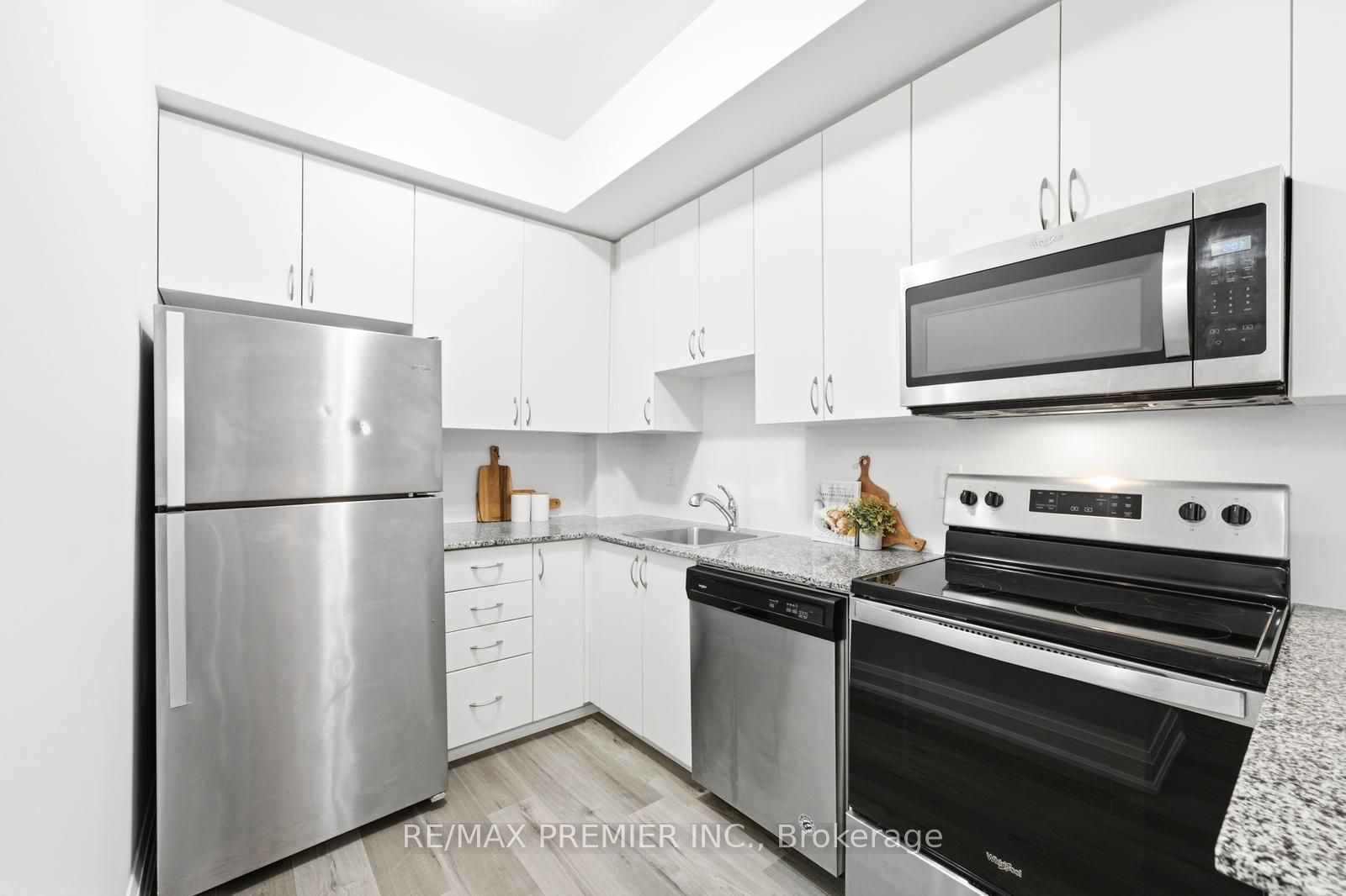 5279 Highway 7 Road B1401 Property Photo 11