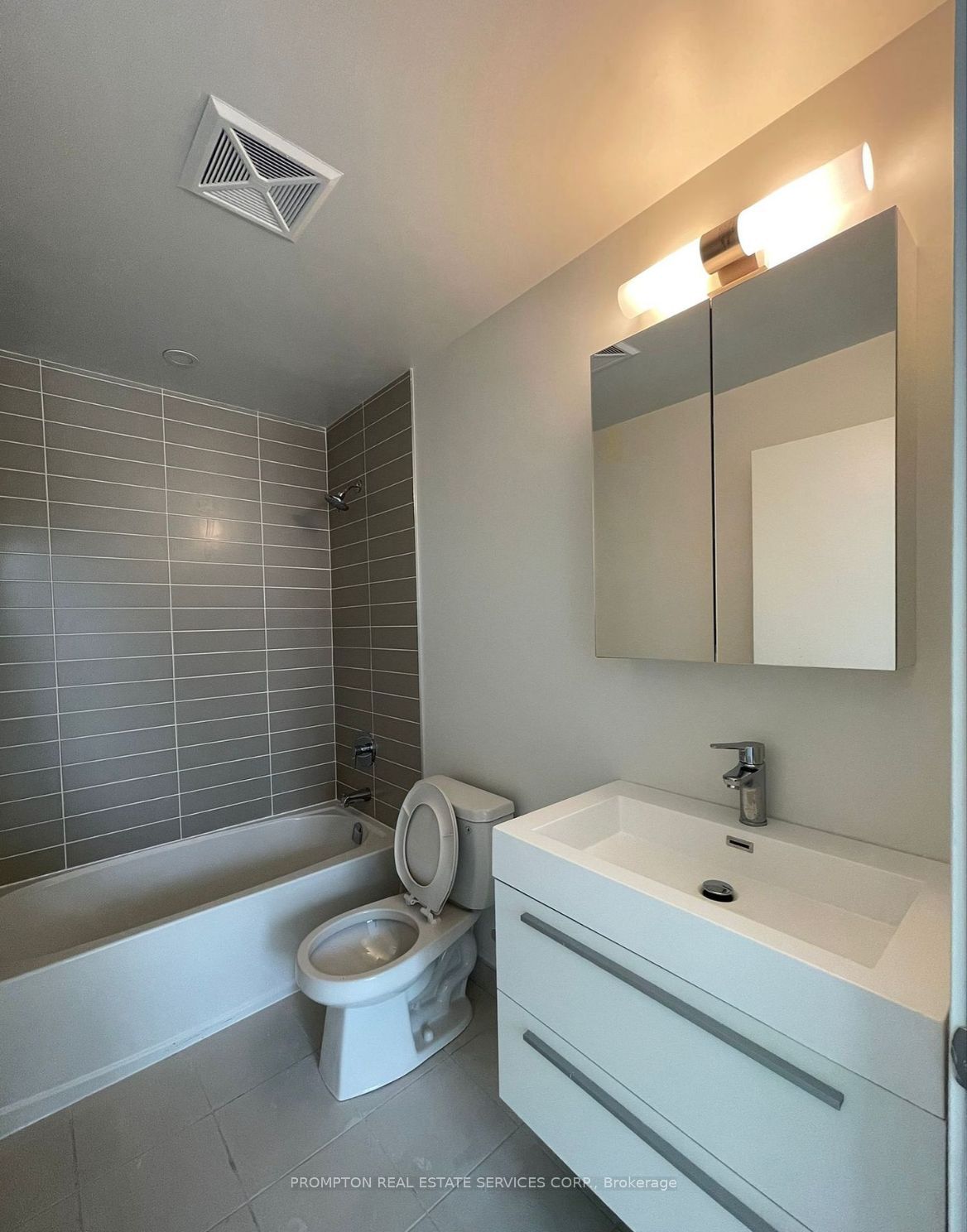 38 Simcoe Promenade 708 Property Photo 9