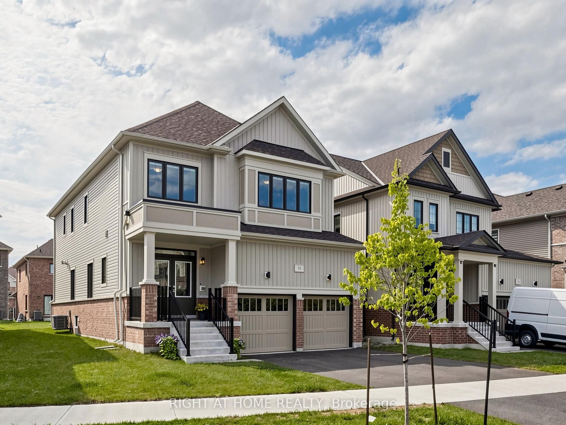 10 George Ellis Drive Property Photo 2