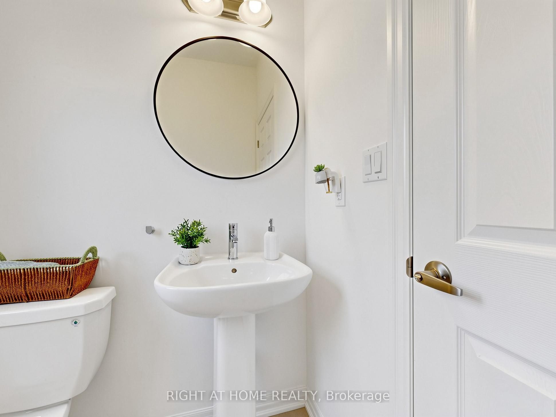 10 George Ellis Drive Property Photo 6
