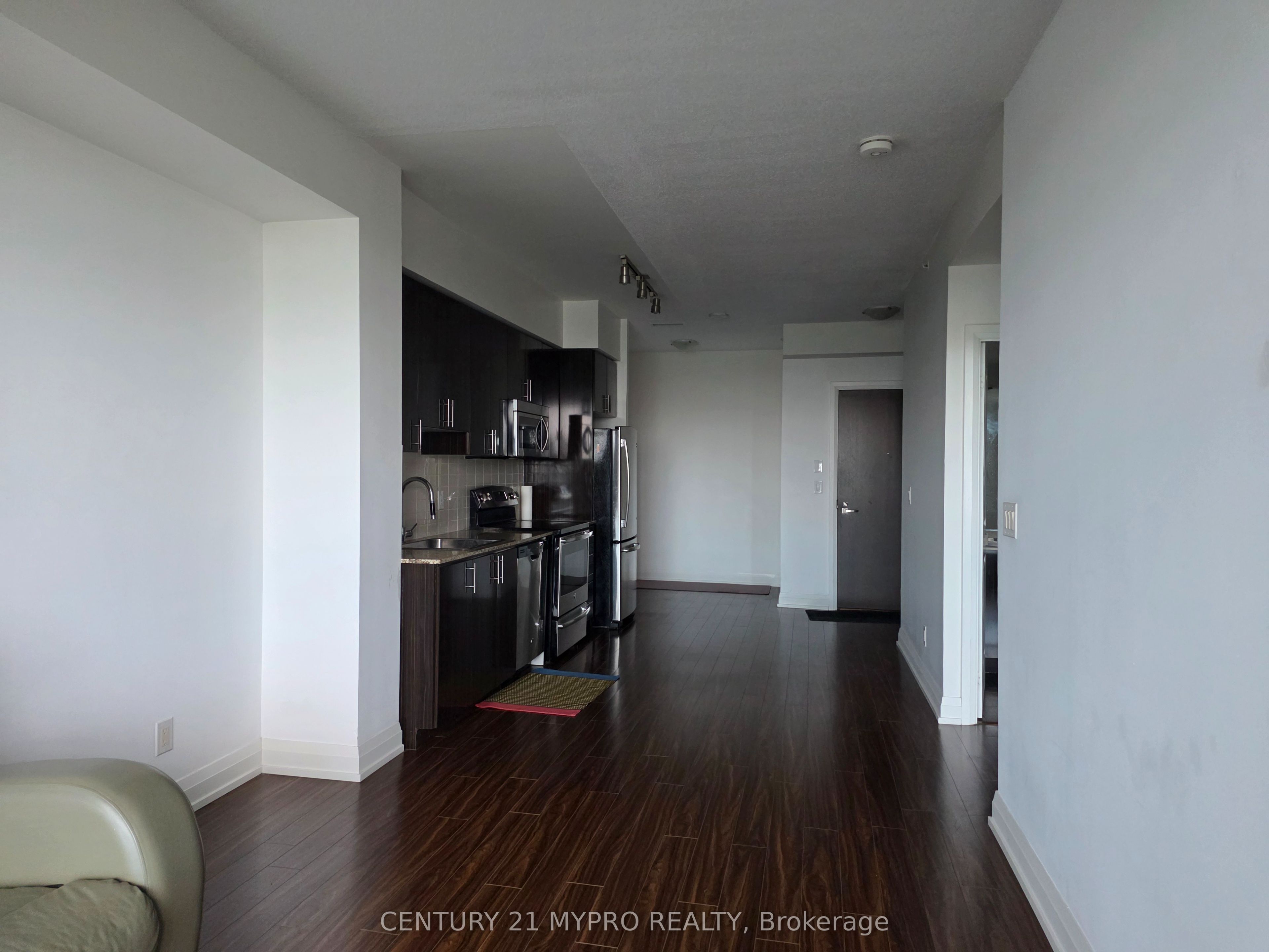 7161 Yonge Street 1830 Property Photo 10