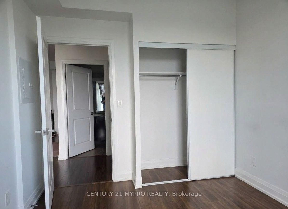 7161 Yonge Street 1830 Property Photo 14