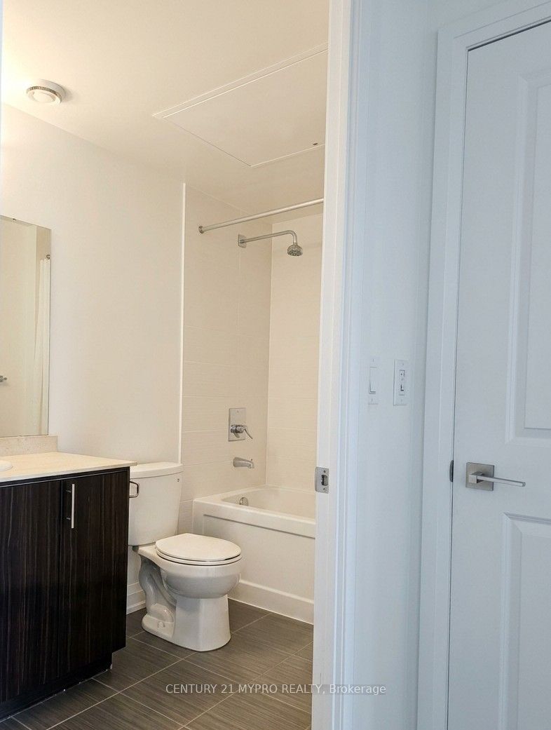 7161 Yonge Street 1830 Property Photo 15