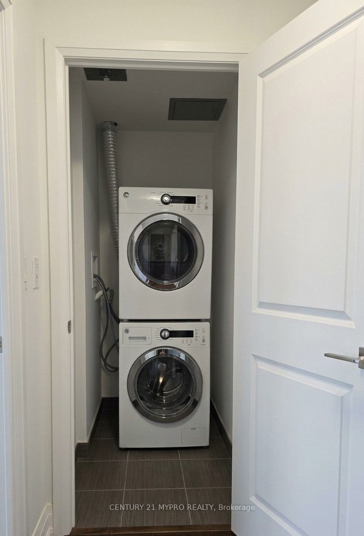 7161 Yonge Street 1830 Property Photo 16