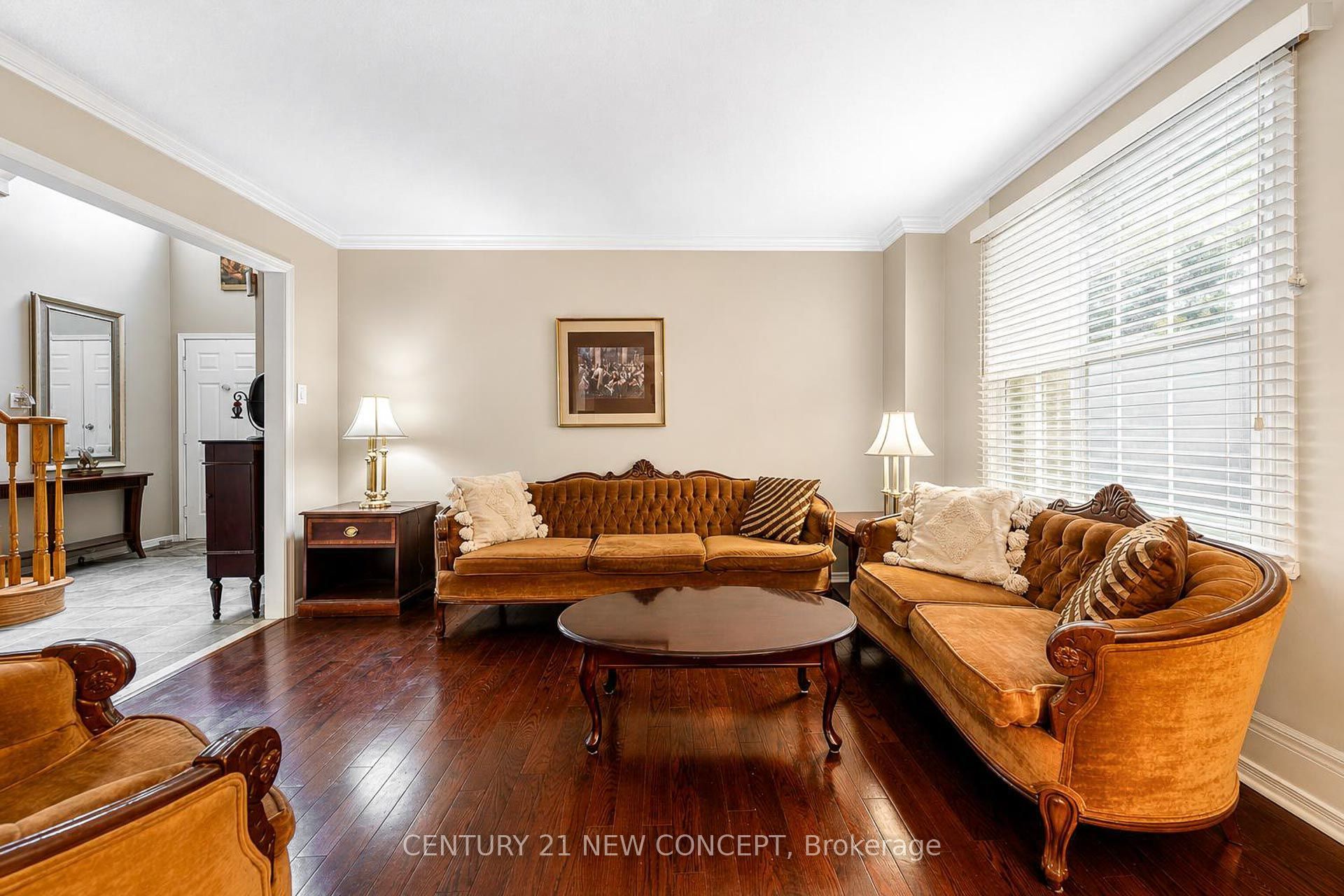 8 Millcroft Way Property Photo 9