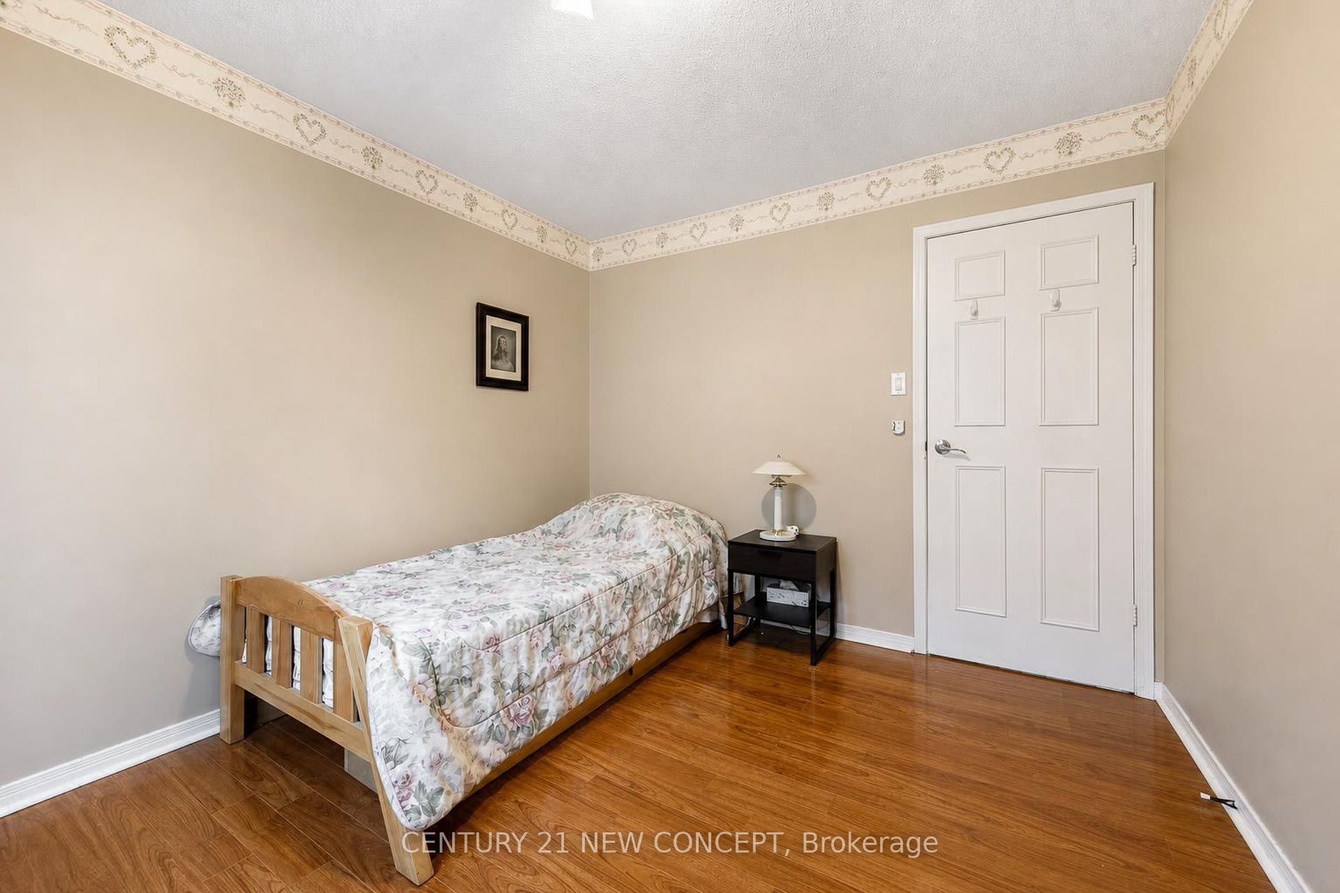 8 Millcroft Way Property Photo 25