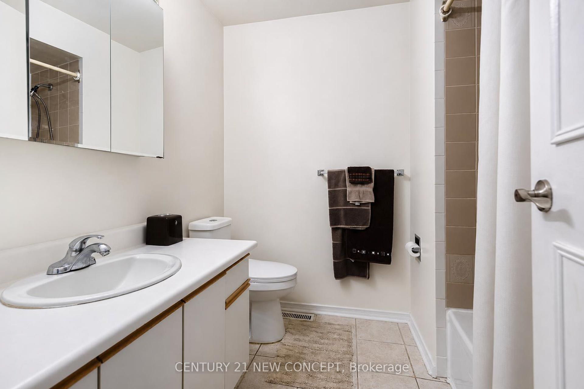 8 Millcroft Way Property Photo 28
