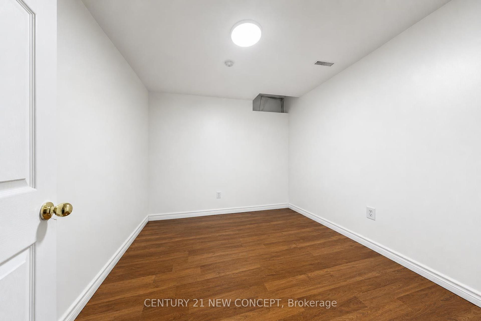 8 Millcroft Way Property Photo 37