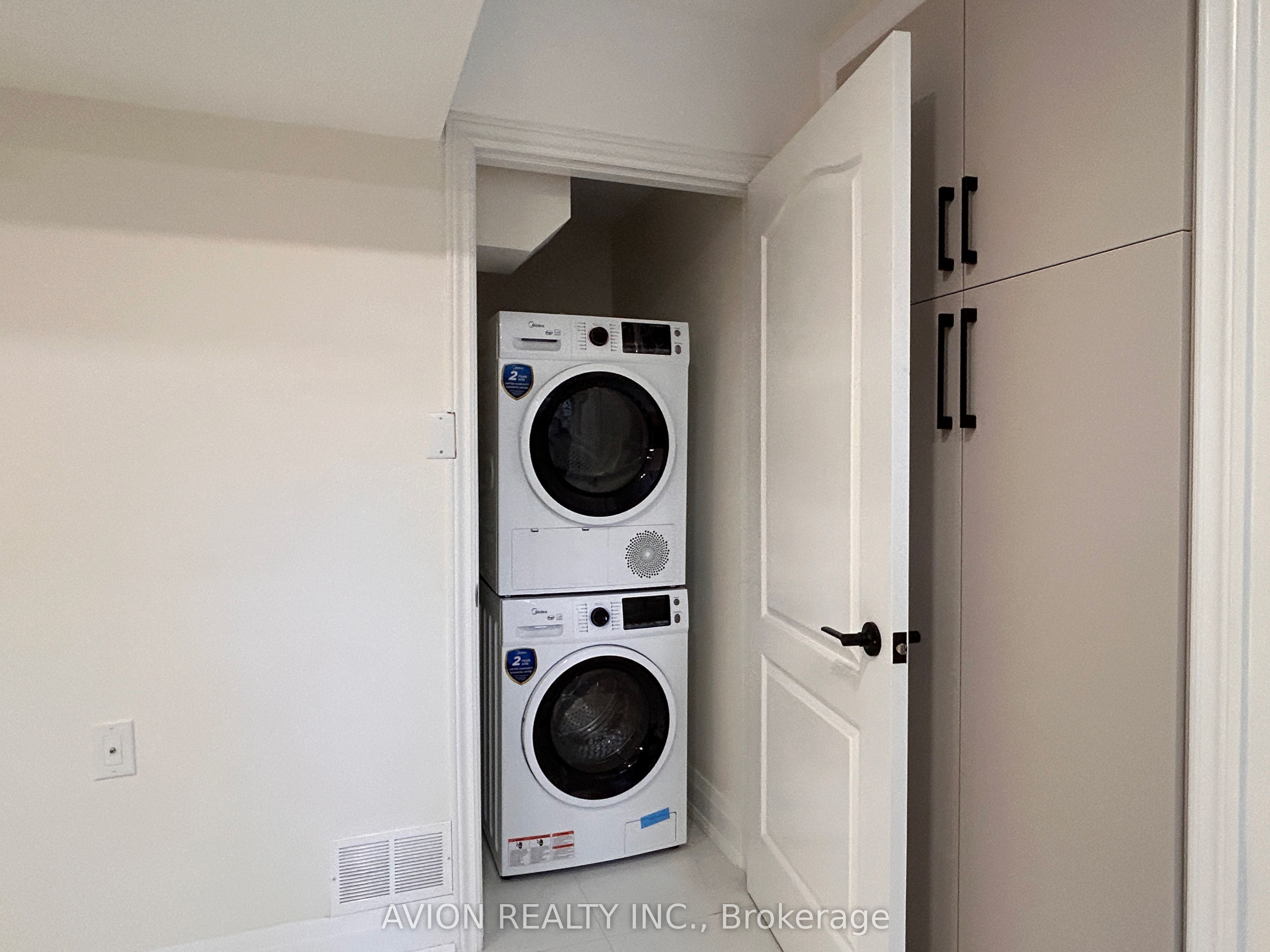79 Sweet Water Crescent Basement Property Photo 13