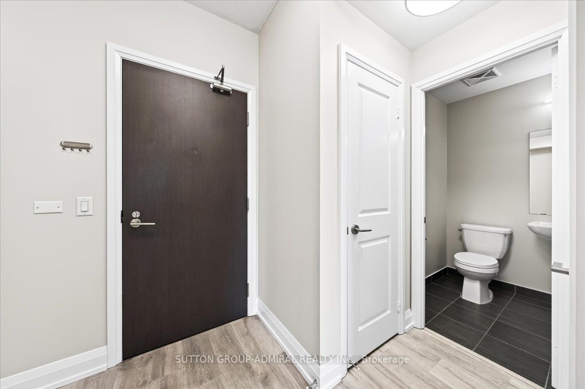 7890 Bathurst Street 806 Property Photo 15