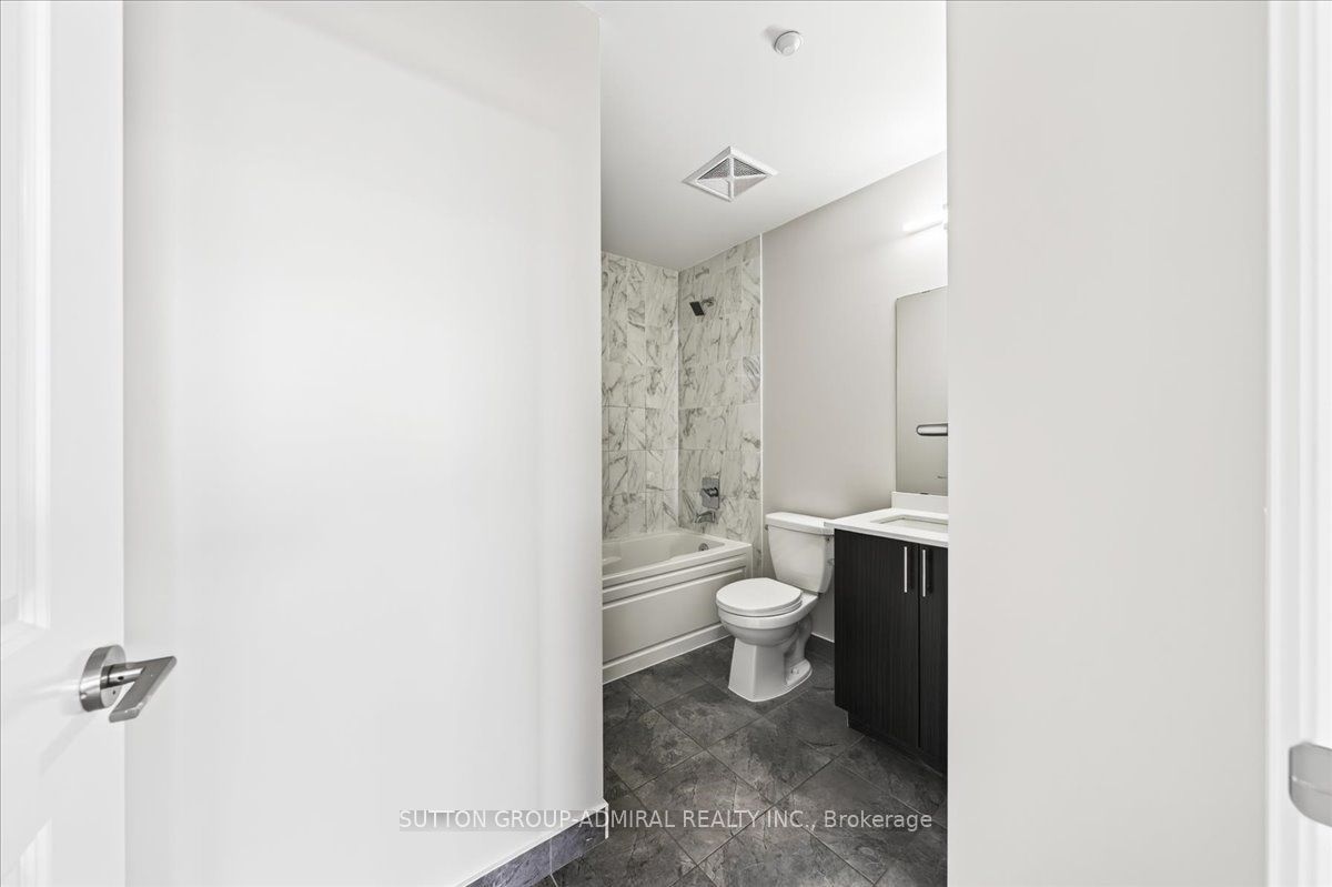 7890 Bathurst Street 806 Property Photo 37
