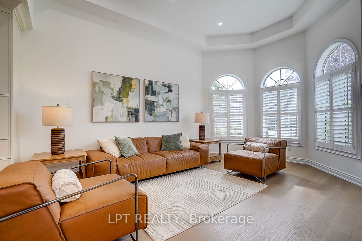 585 Holgate Circle Property Photo 7