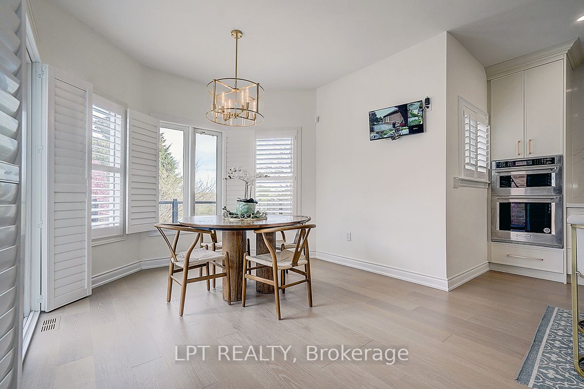 585 Holgate Circle Property Photo 17
