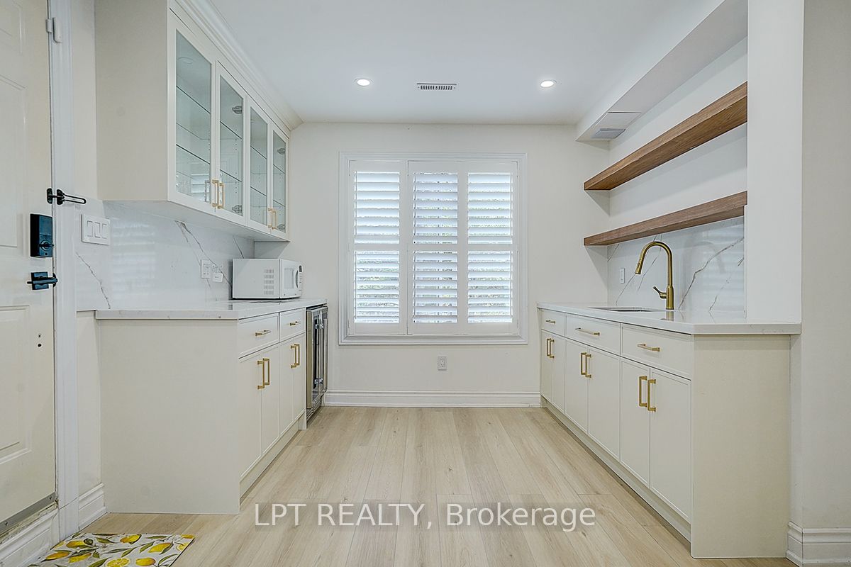 585 Holgate Circle Property Photo 32