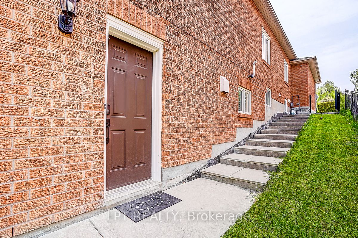585 Holgate Circle Property Photo 39