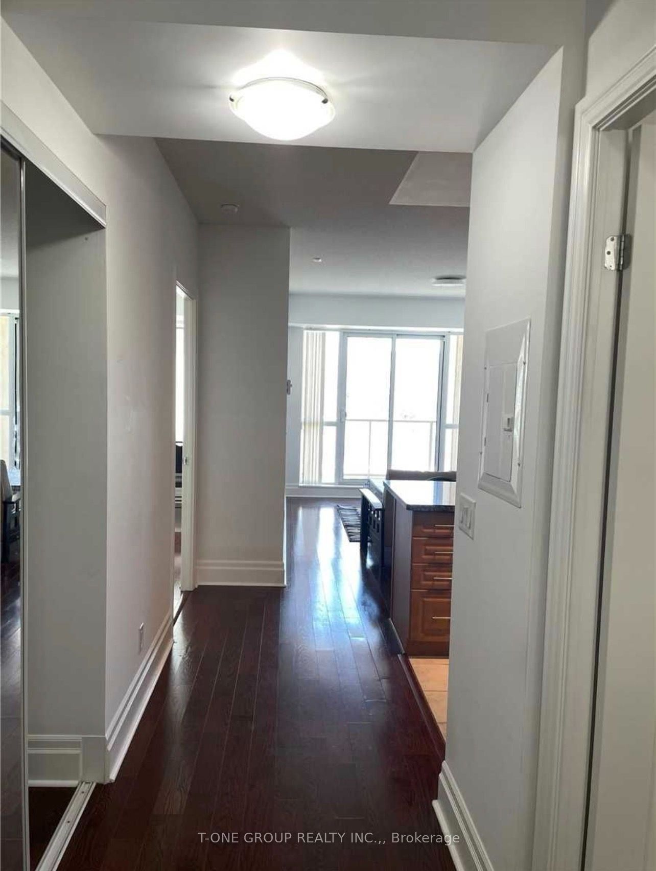 57 Upper Duke Crescent 207 Property Photo 4