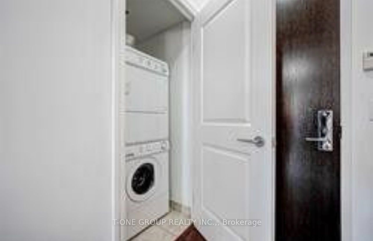 57 Upper Duke Crescent 207 Property Photo 9